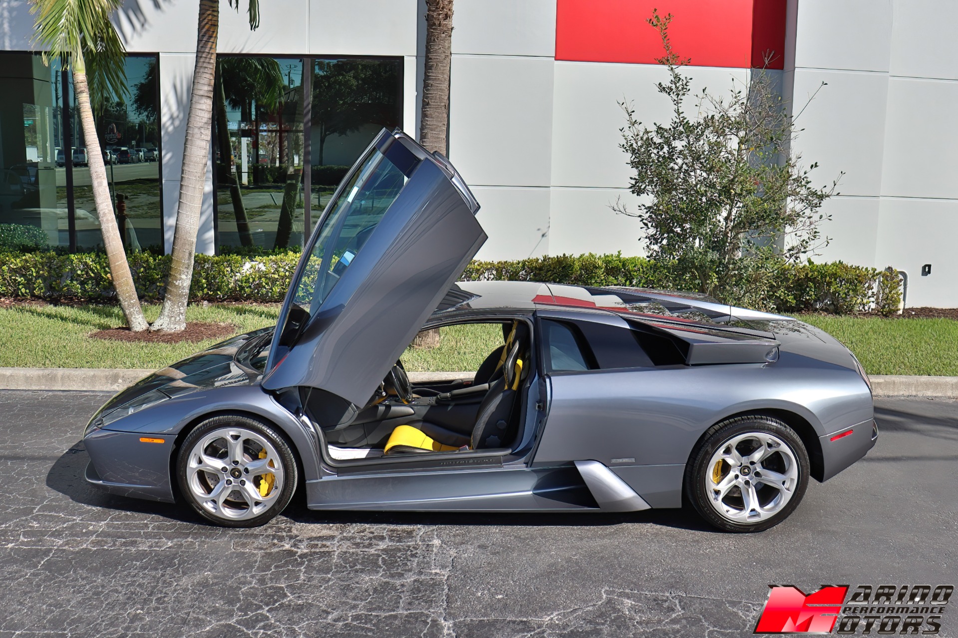 Used-2005-Lamborghini-Murcielago