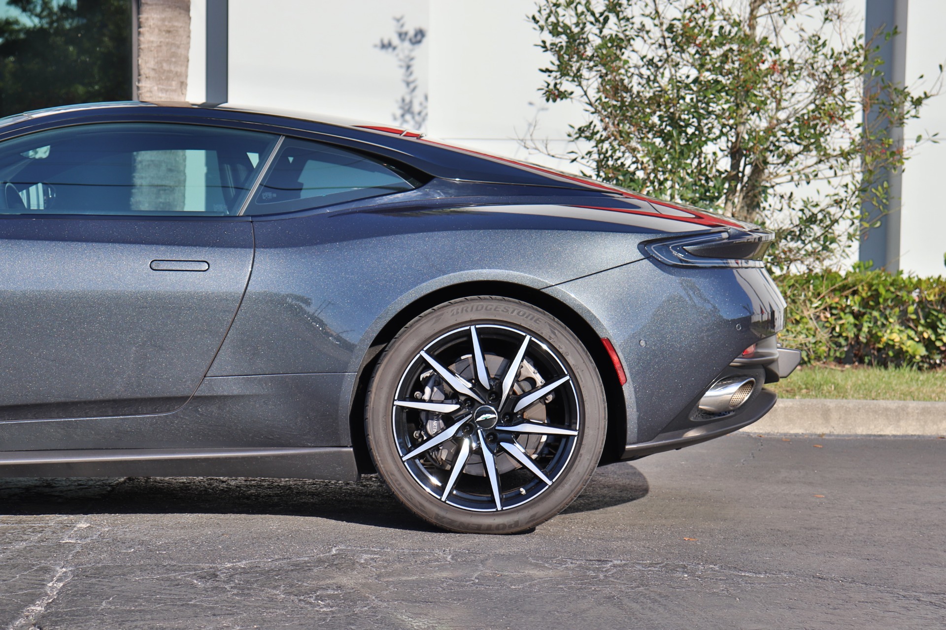 Used-2019-Aston-Martin-DB11-V8