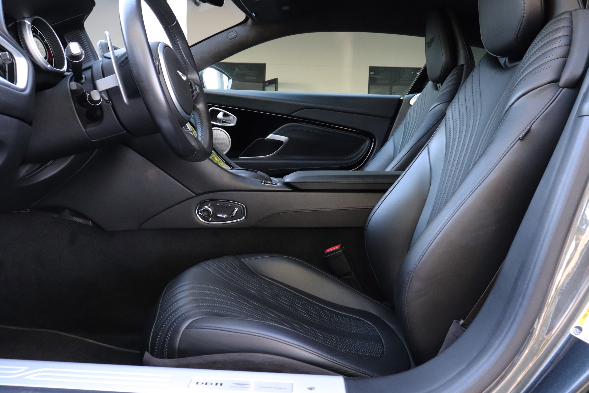 Used-2019-Aston-Martin-DB11-V8