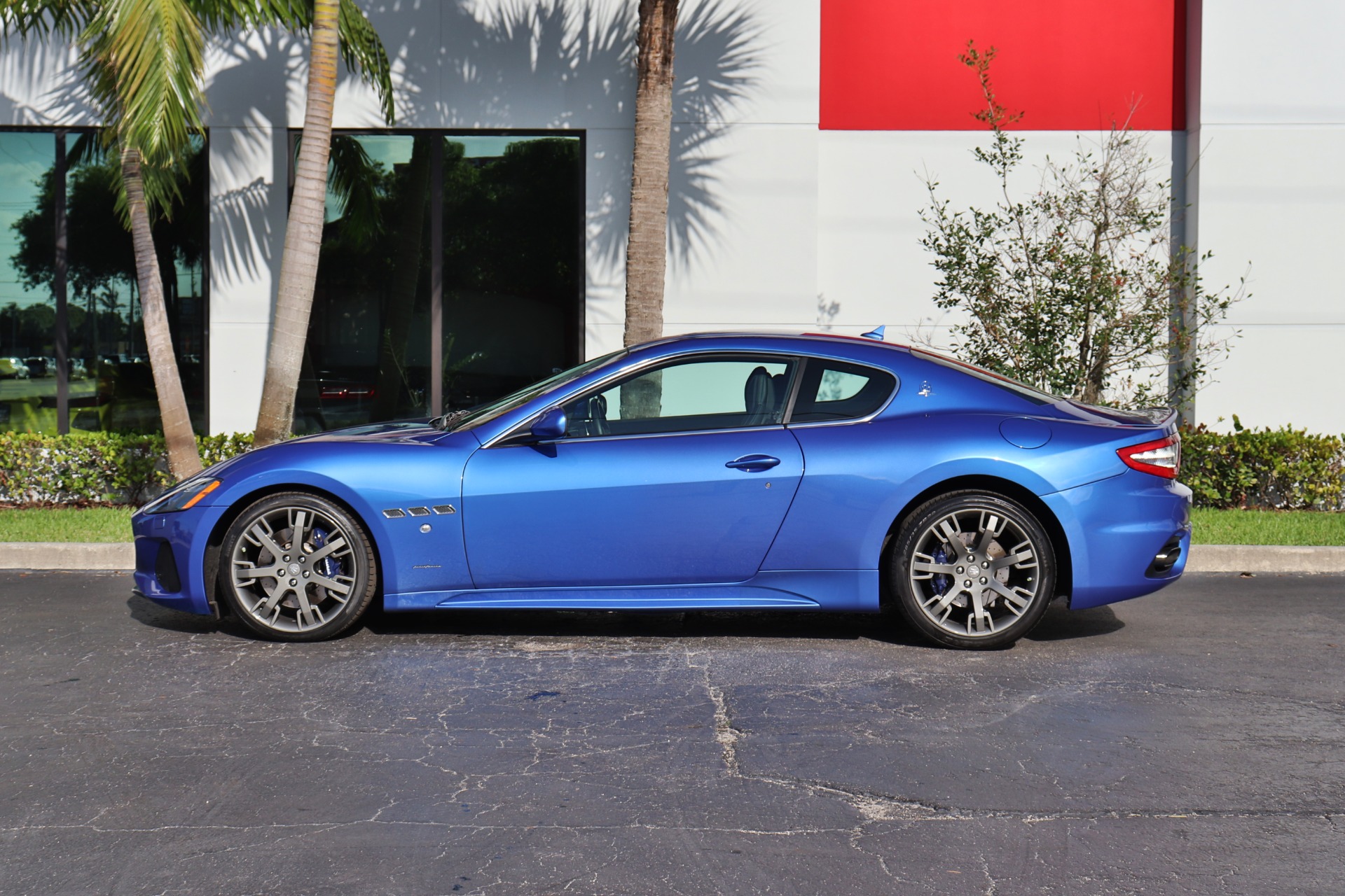 Used-2018-Maserati-GranTurismo-Sport