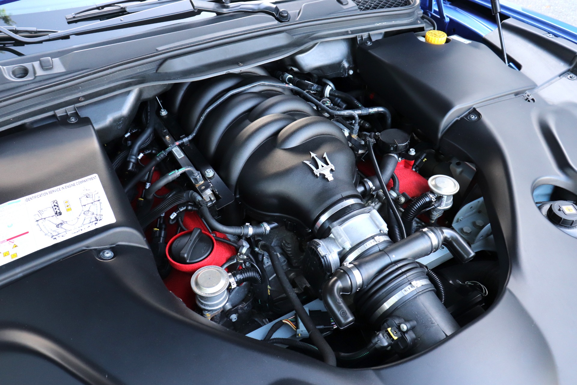 Used-2018-Maserati-GranTurismo-Sport