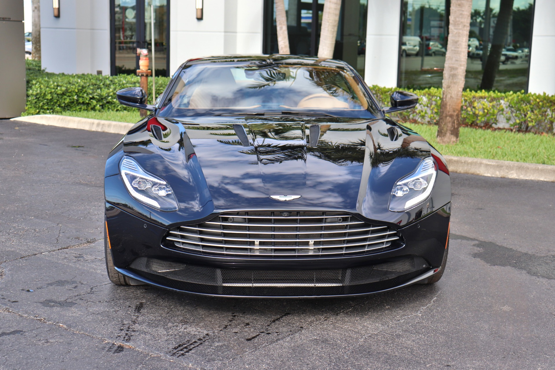 Used-2018-Aston-Martin-DB11-V12