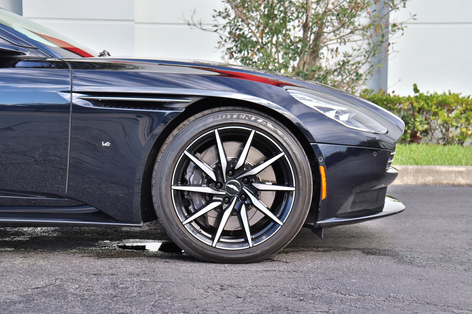 Used-2018-Aston-Martin-DB11-V12