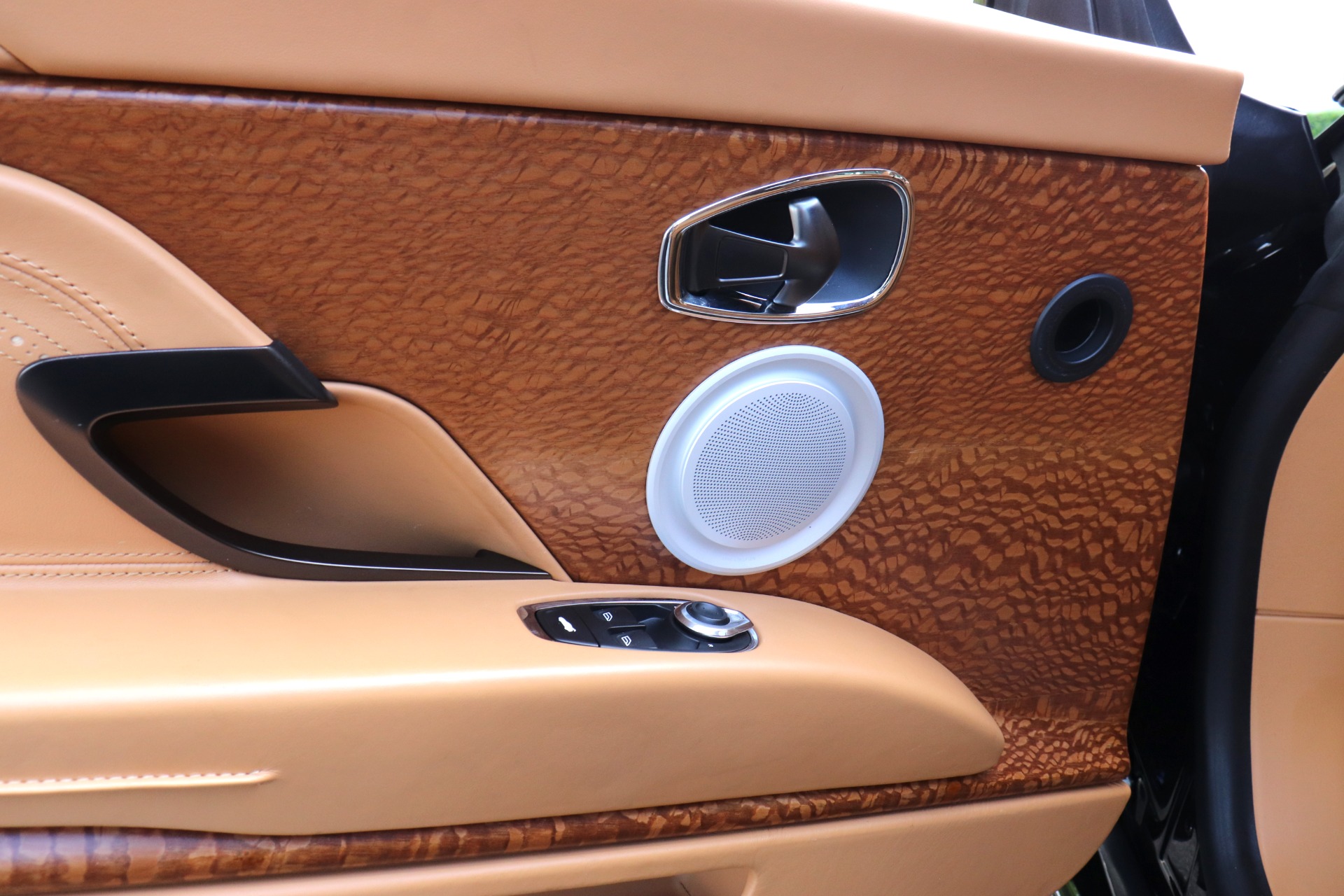 Used-2018-Aston-Martin-DB11-V12