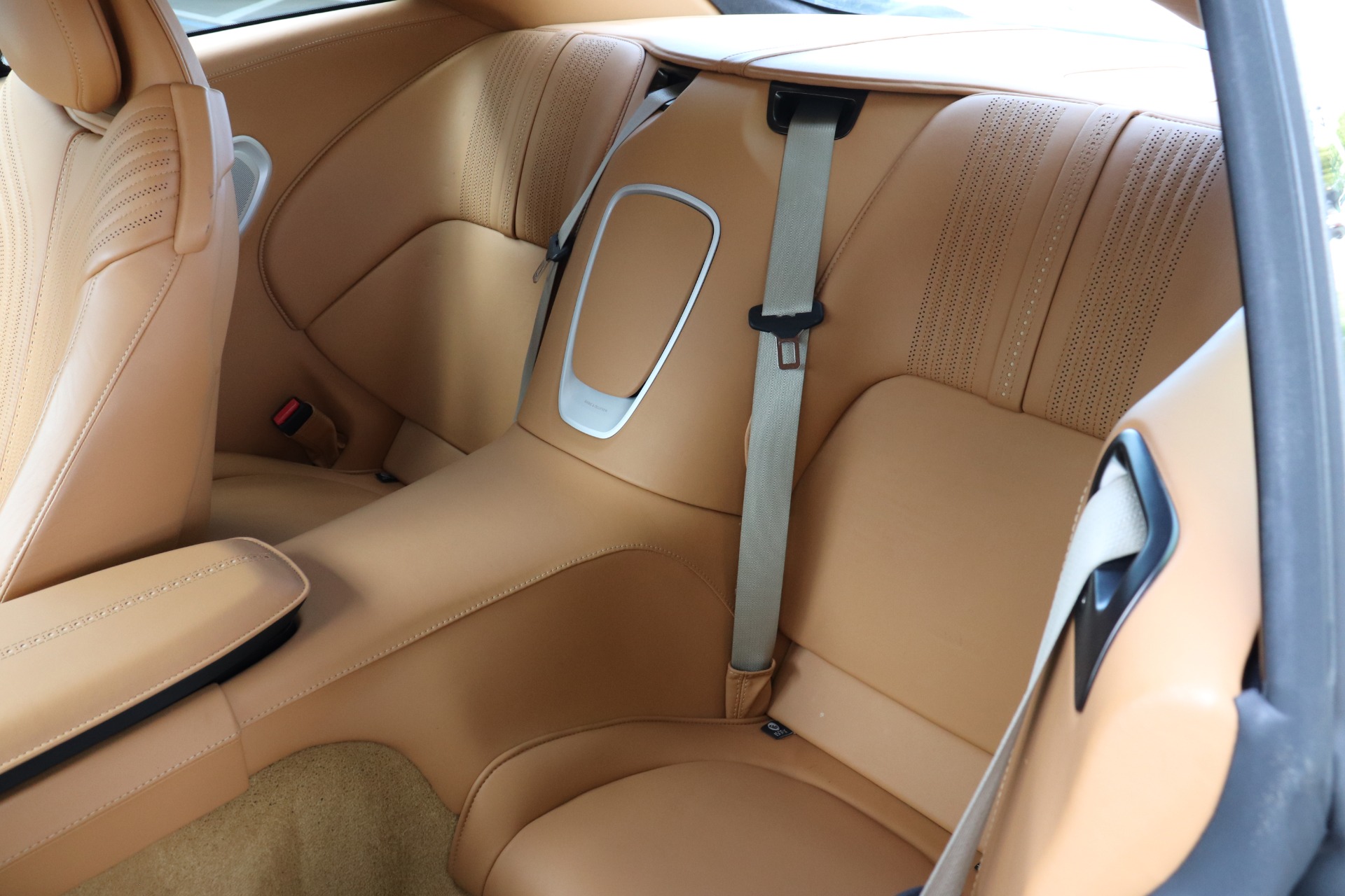 Used-2018-Aston-Martin-DB11-V12