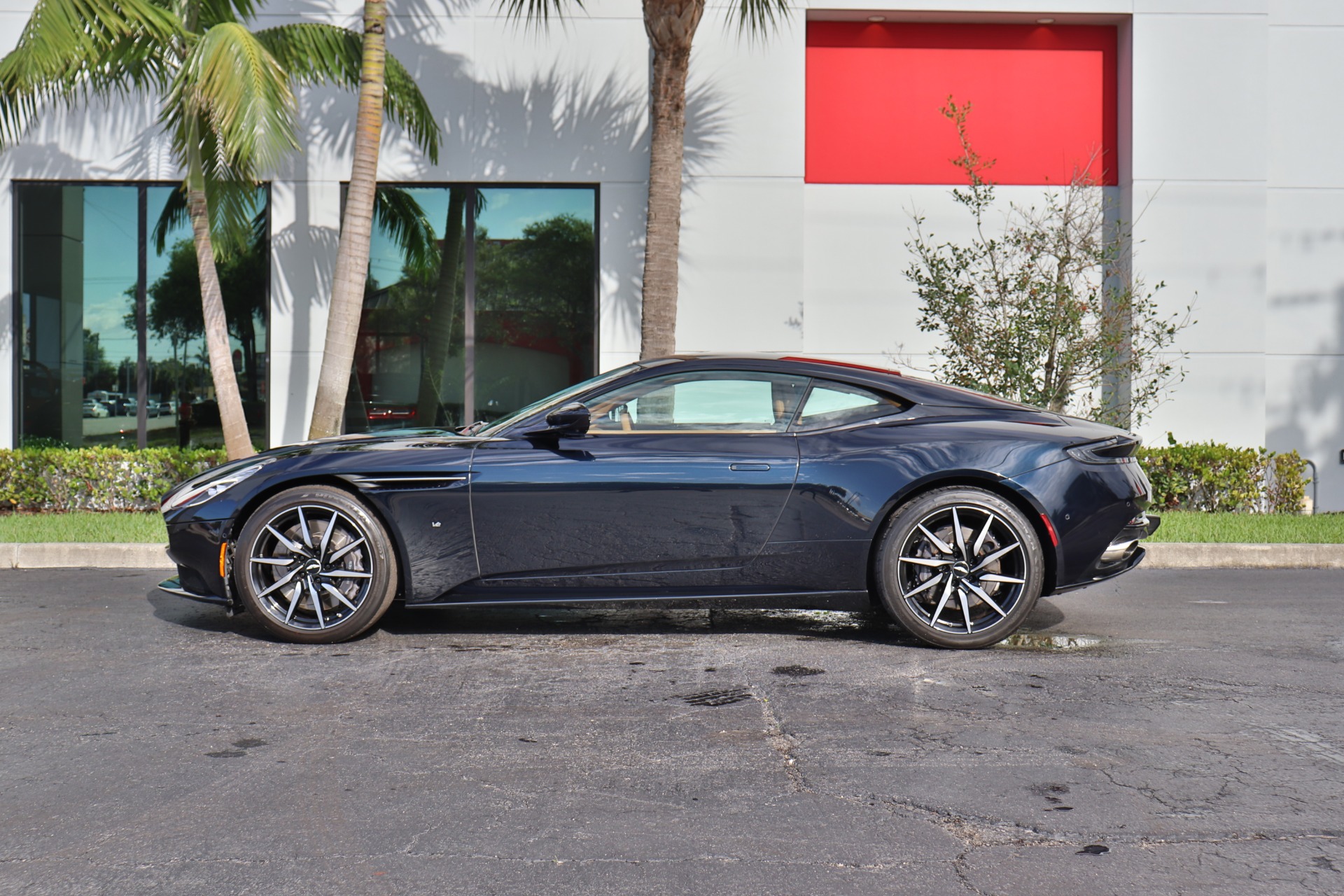 Used-2018-Aston-Martin-DB11-V12