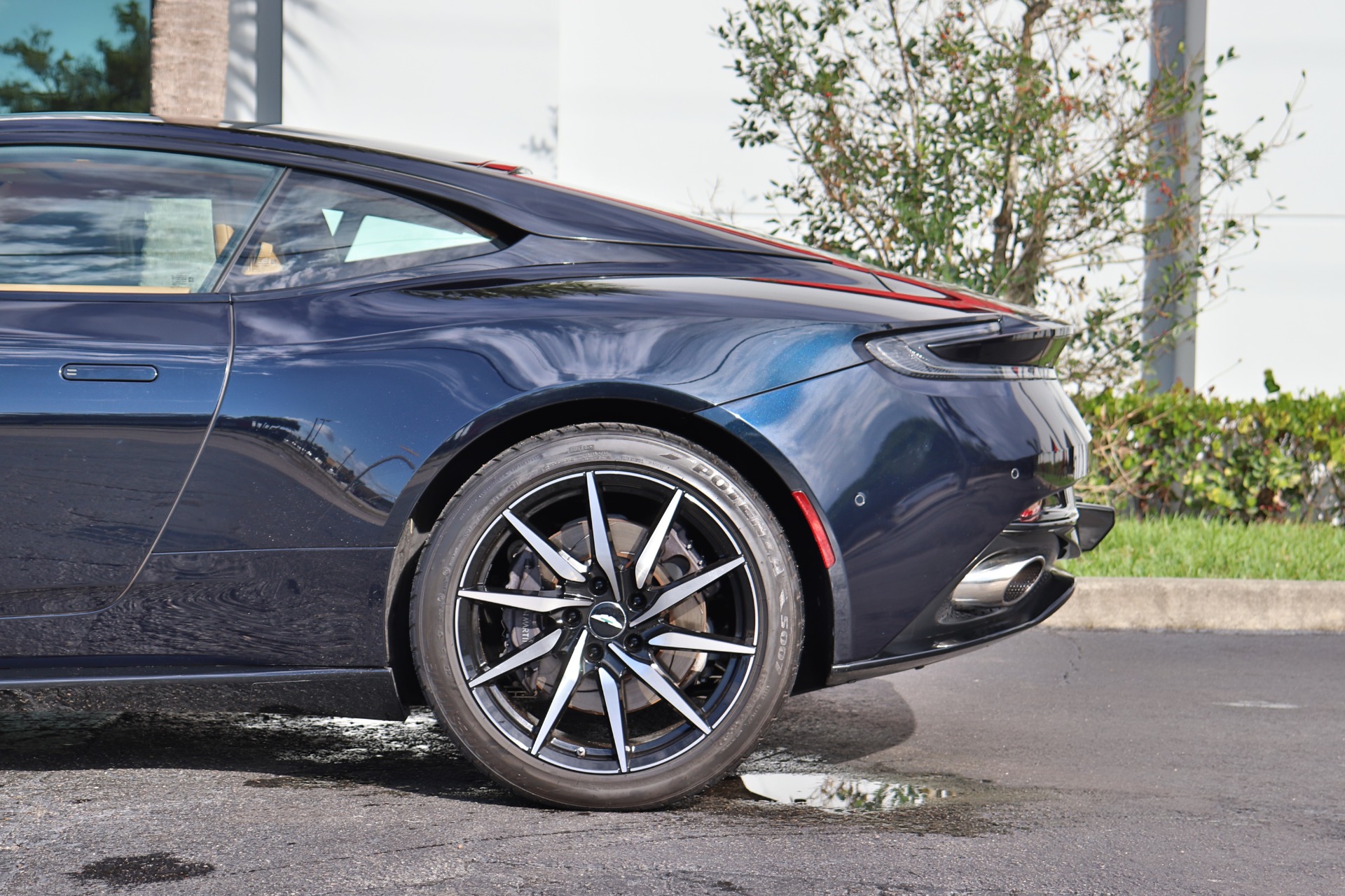 Used-2018-Aston-Martin-DB11-V12
