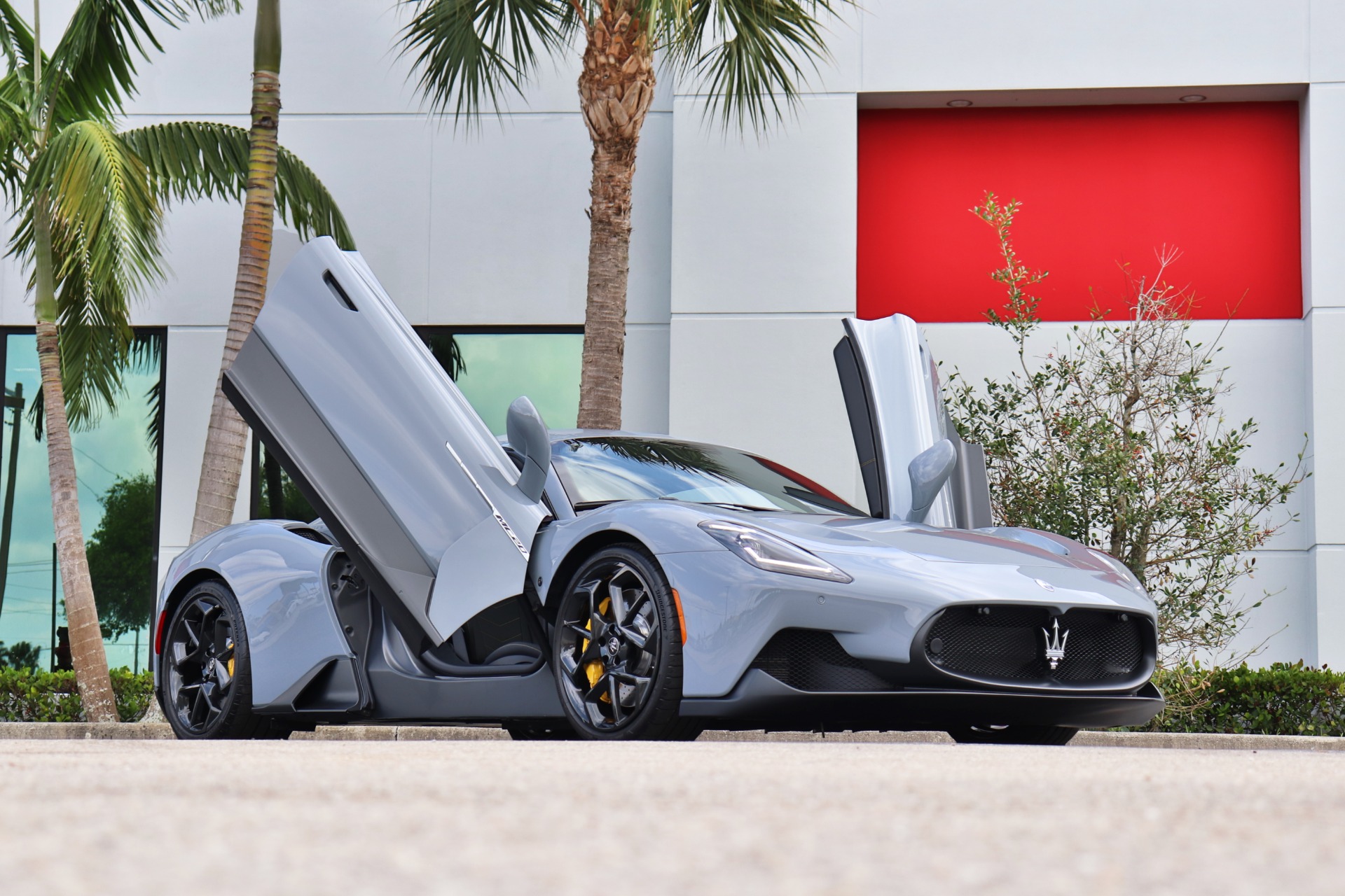 Used-2023-Maserati-MC20