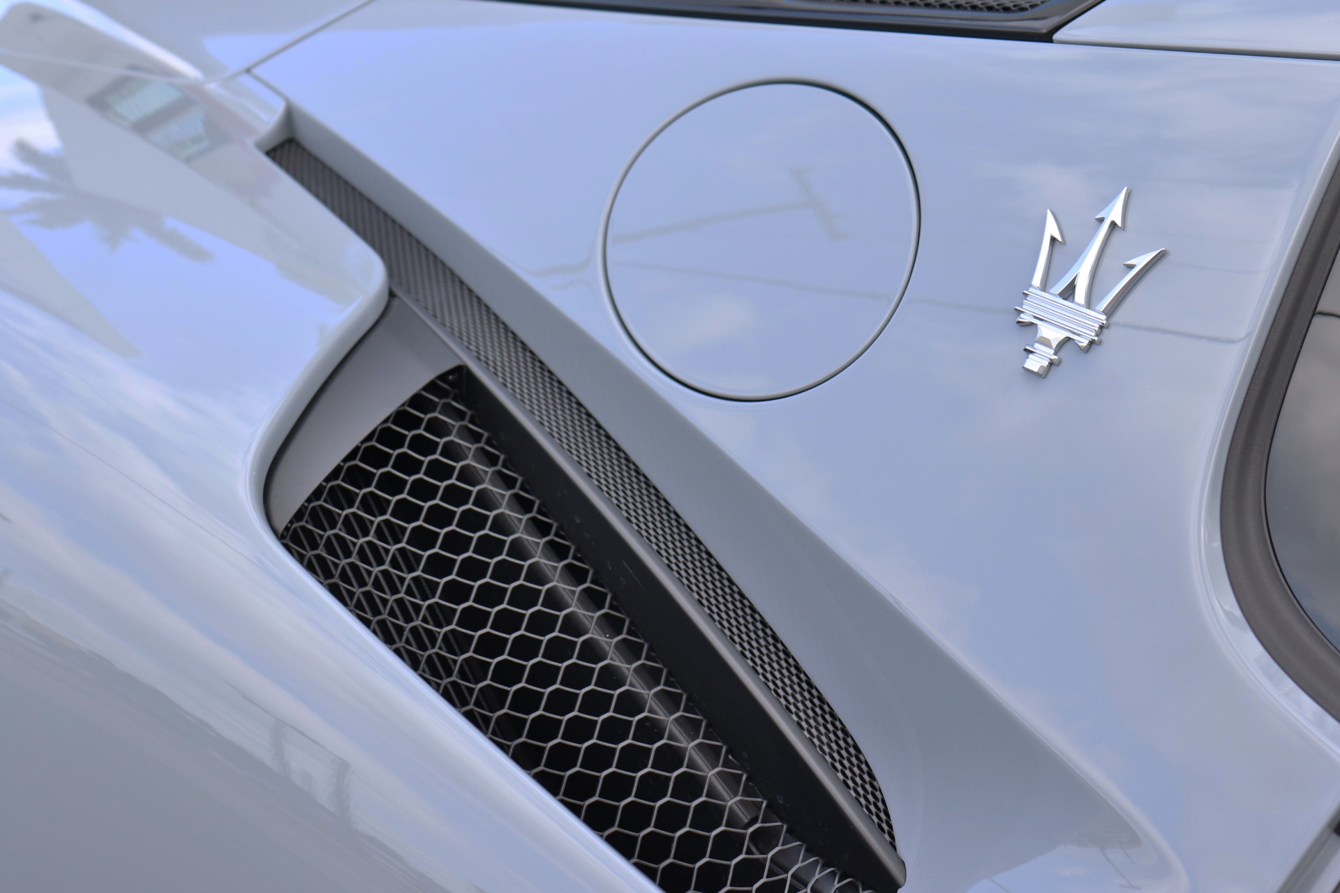 Used-2023-Maserati-MC20