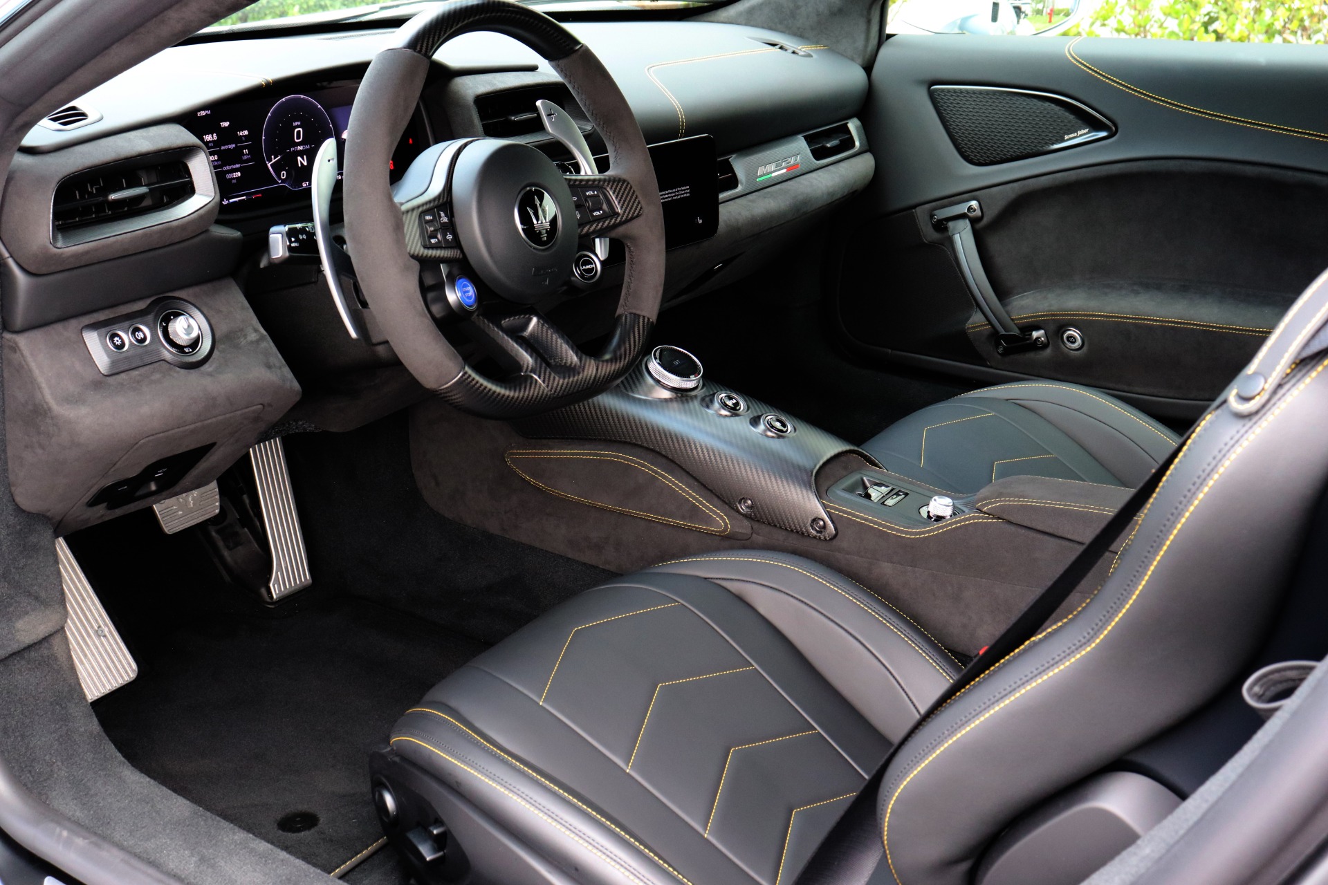 Used-2023-Maserati-MC20