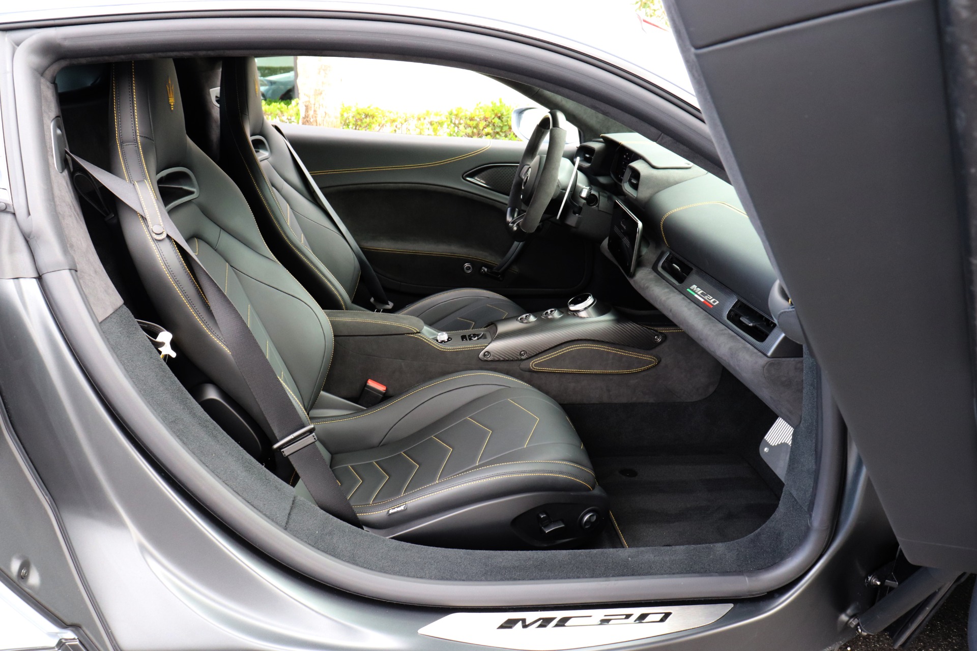 Used-2023-Maserati-MC20