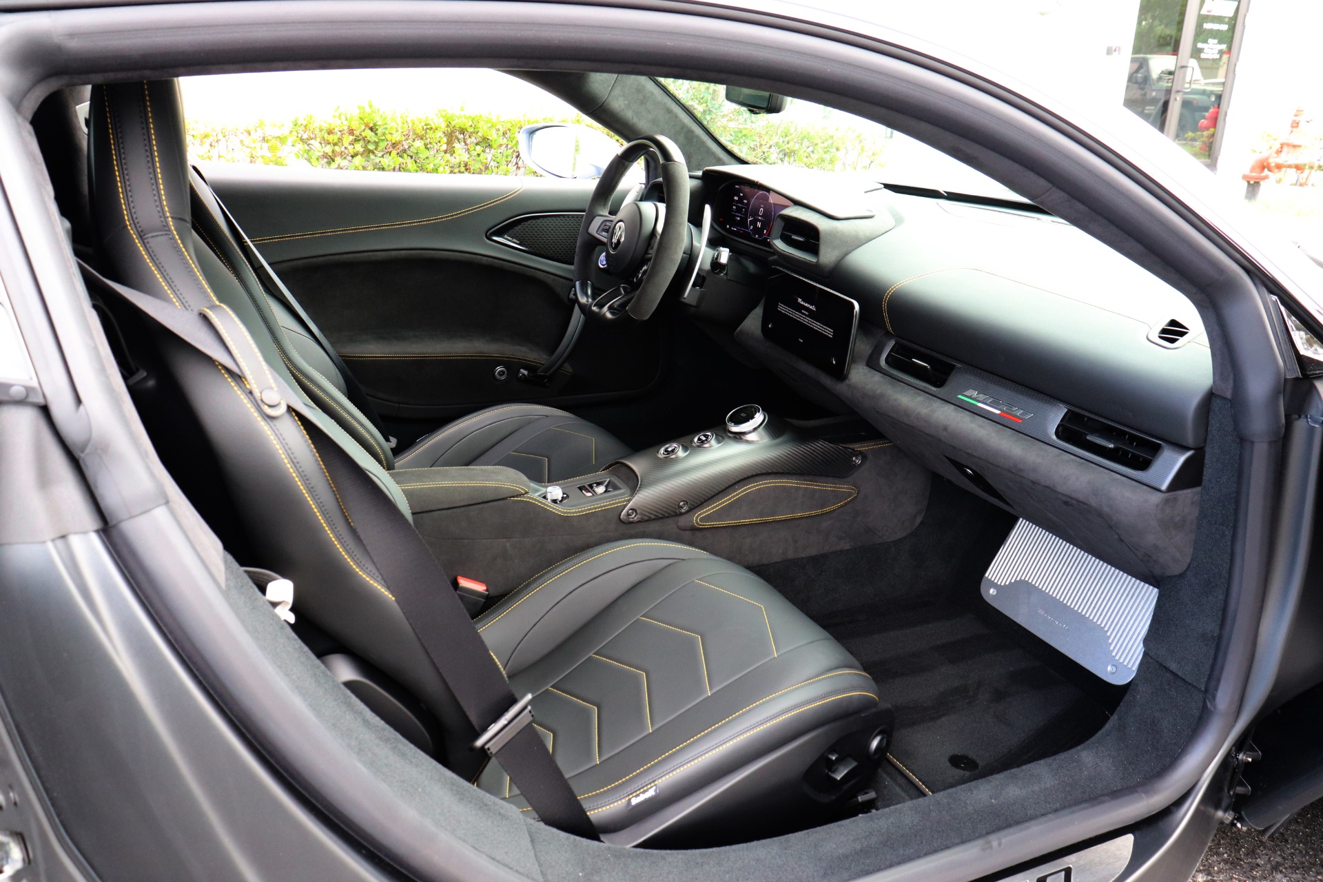 Used-2023-Maserati-MC20