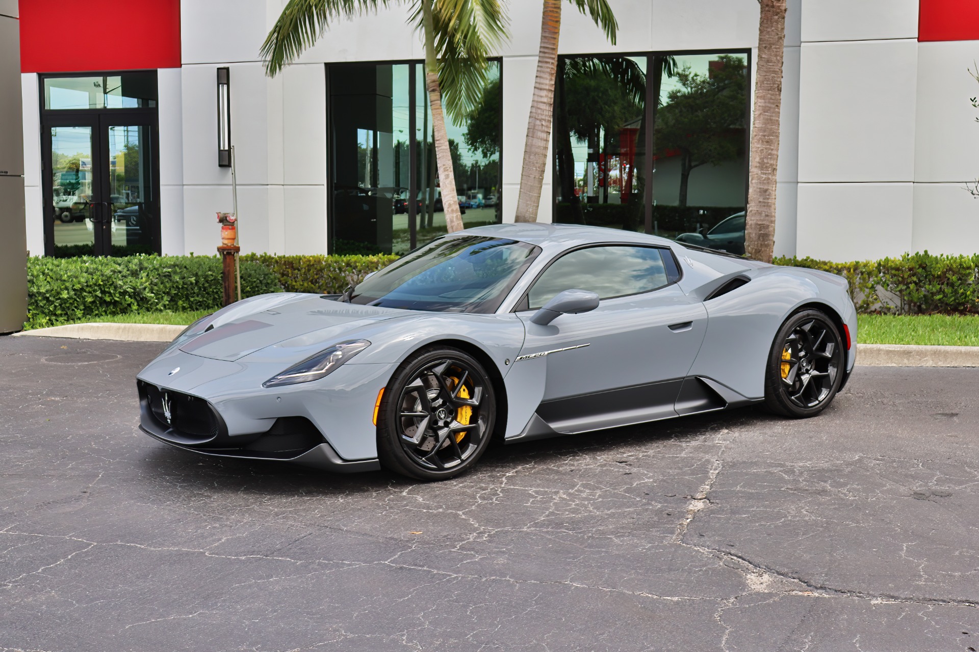 Used-2023-Maserati-MC20