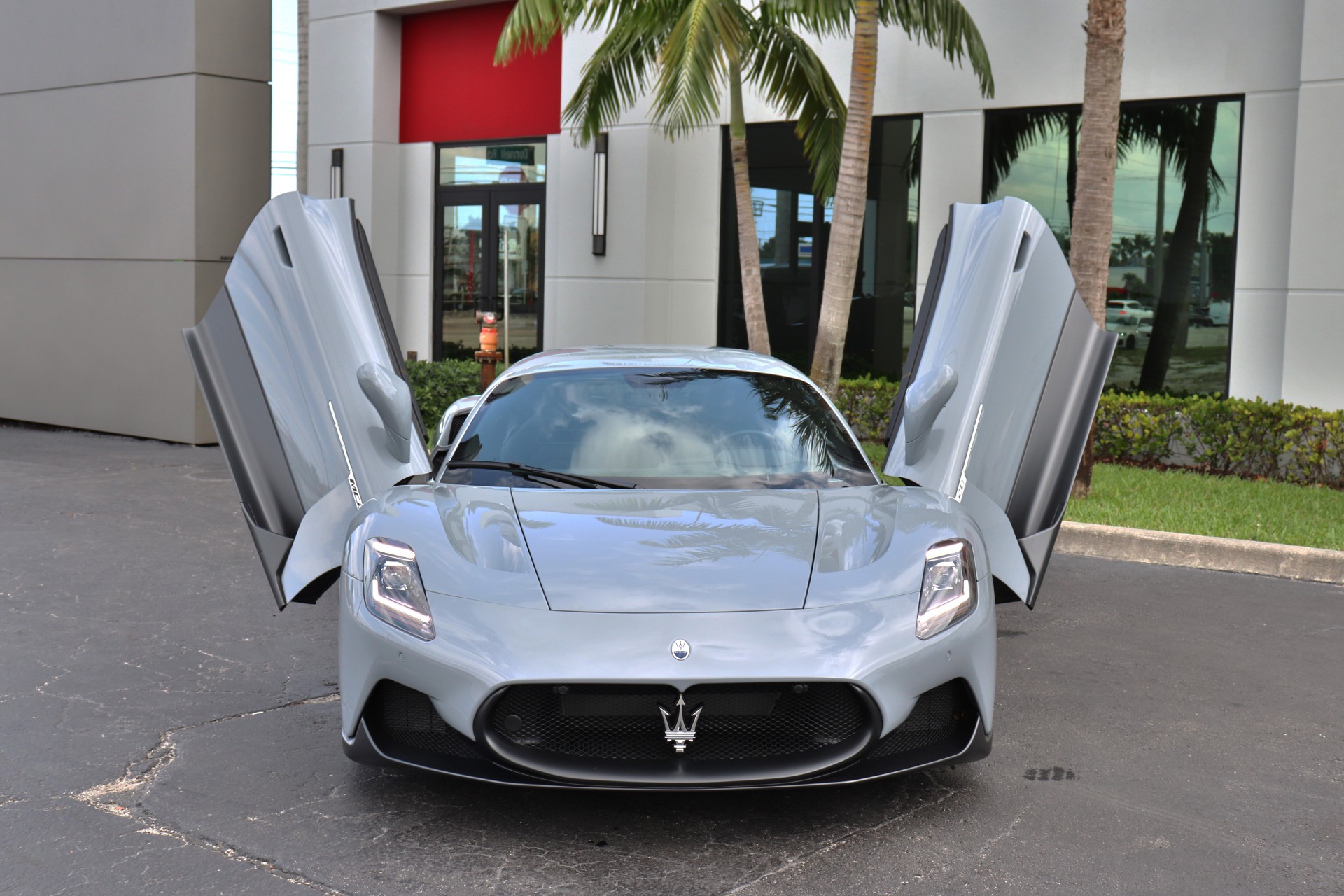 Used-2023-Maserati-MC20