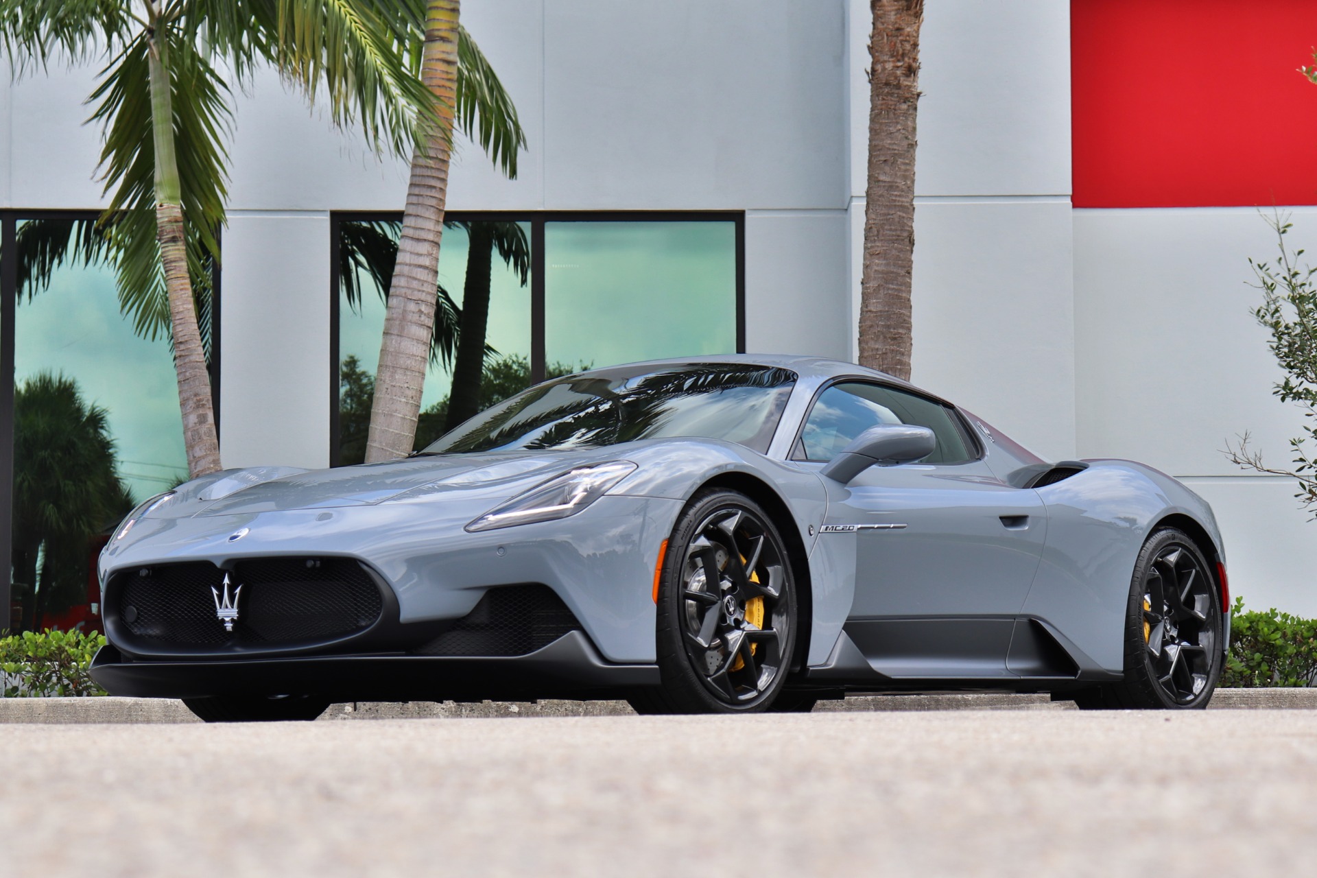 Used-2023-Maserati-MC20