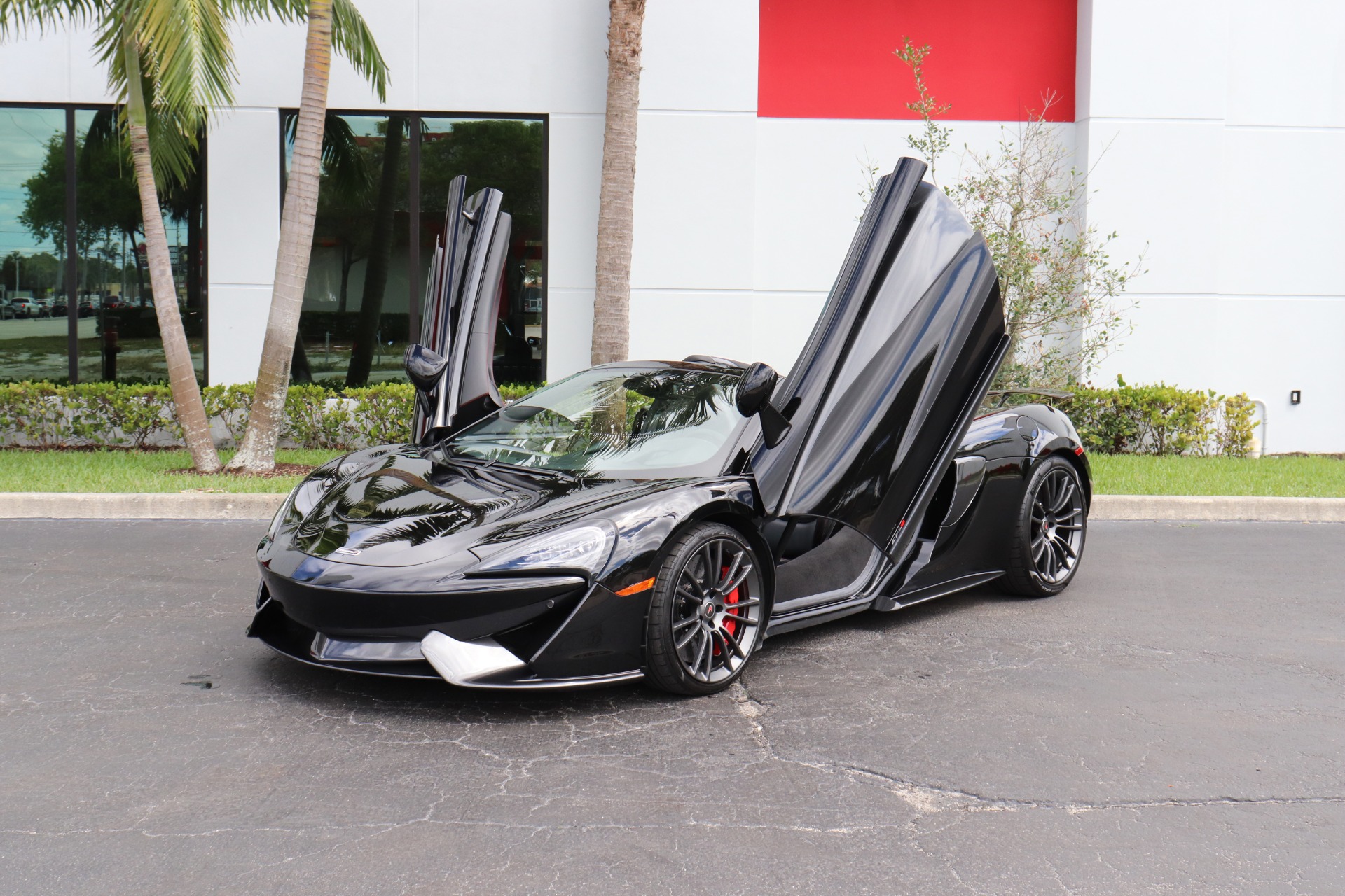 Used-2018-McLaren-570S-Spider