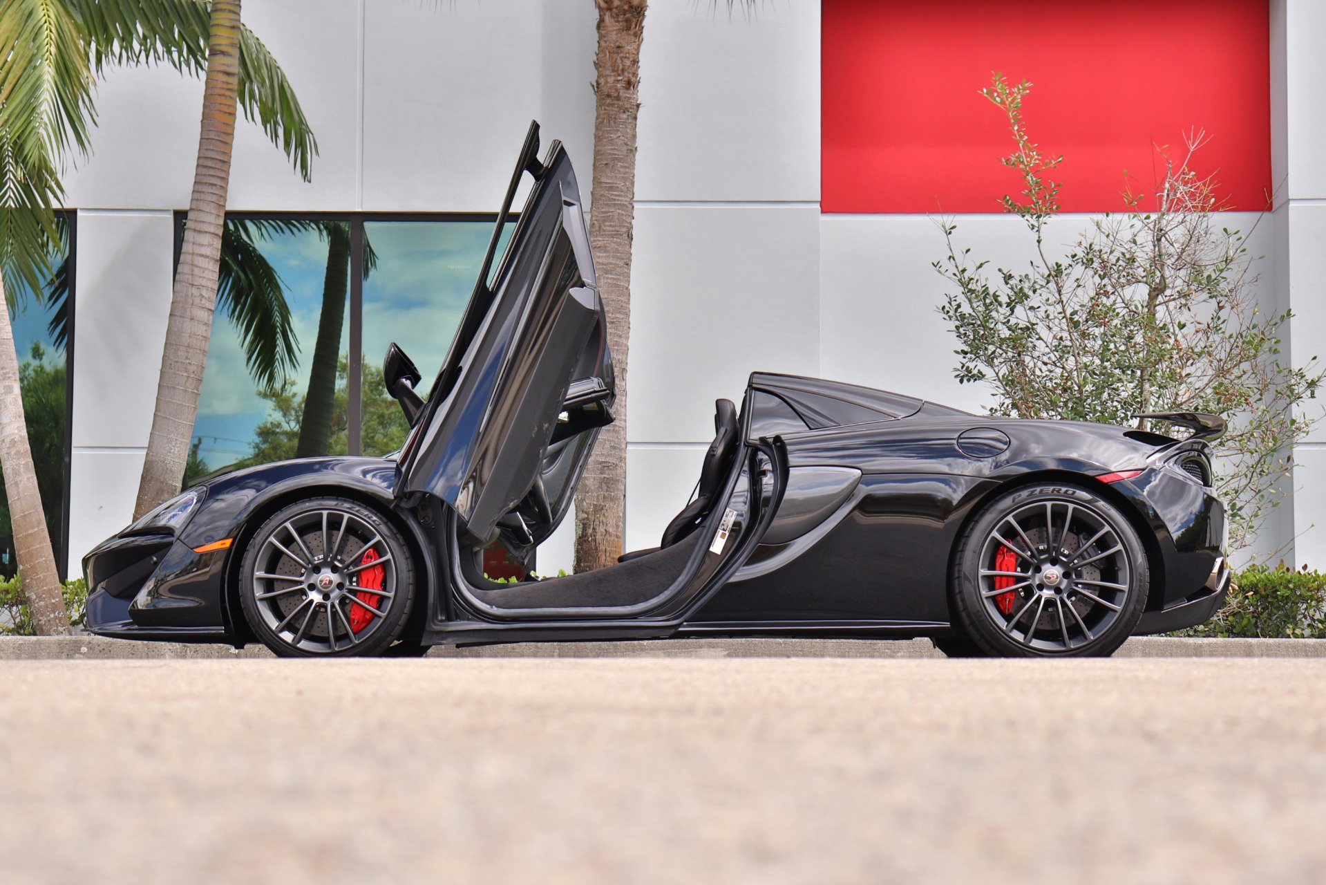 Used-2018-McLaren-570S-Spider