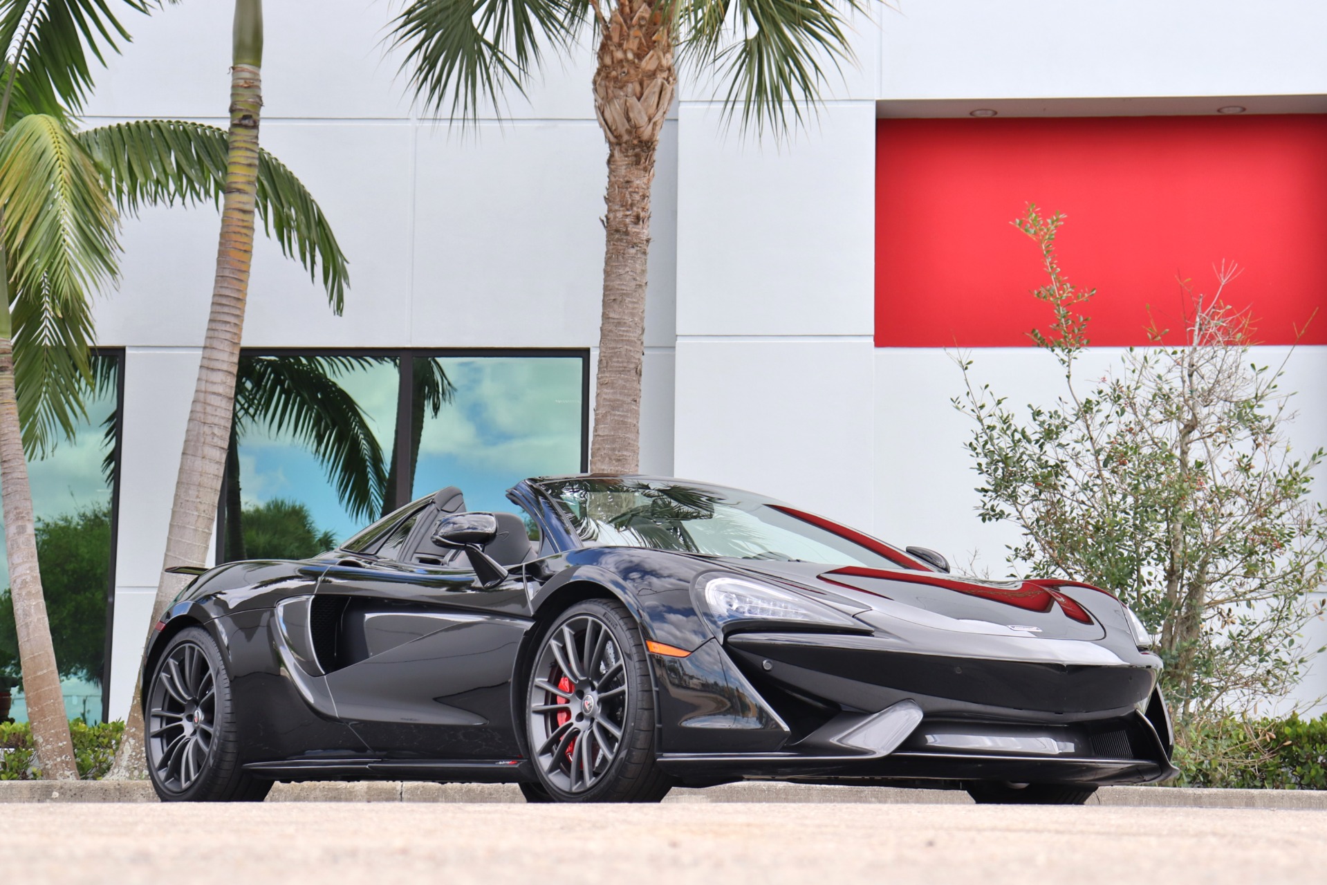 Used-2018-McLaren-570S-Spider