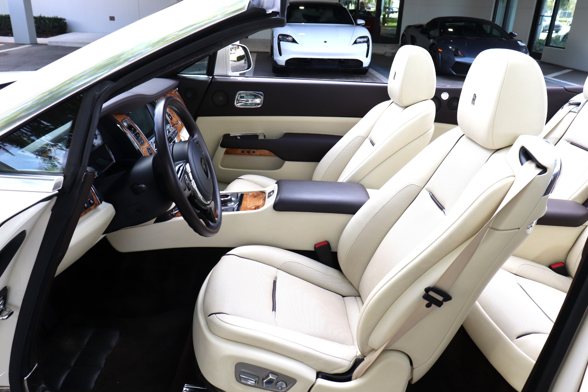 Used-2016-Rolls-Royce-Dawn