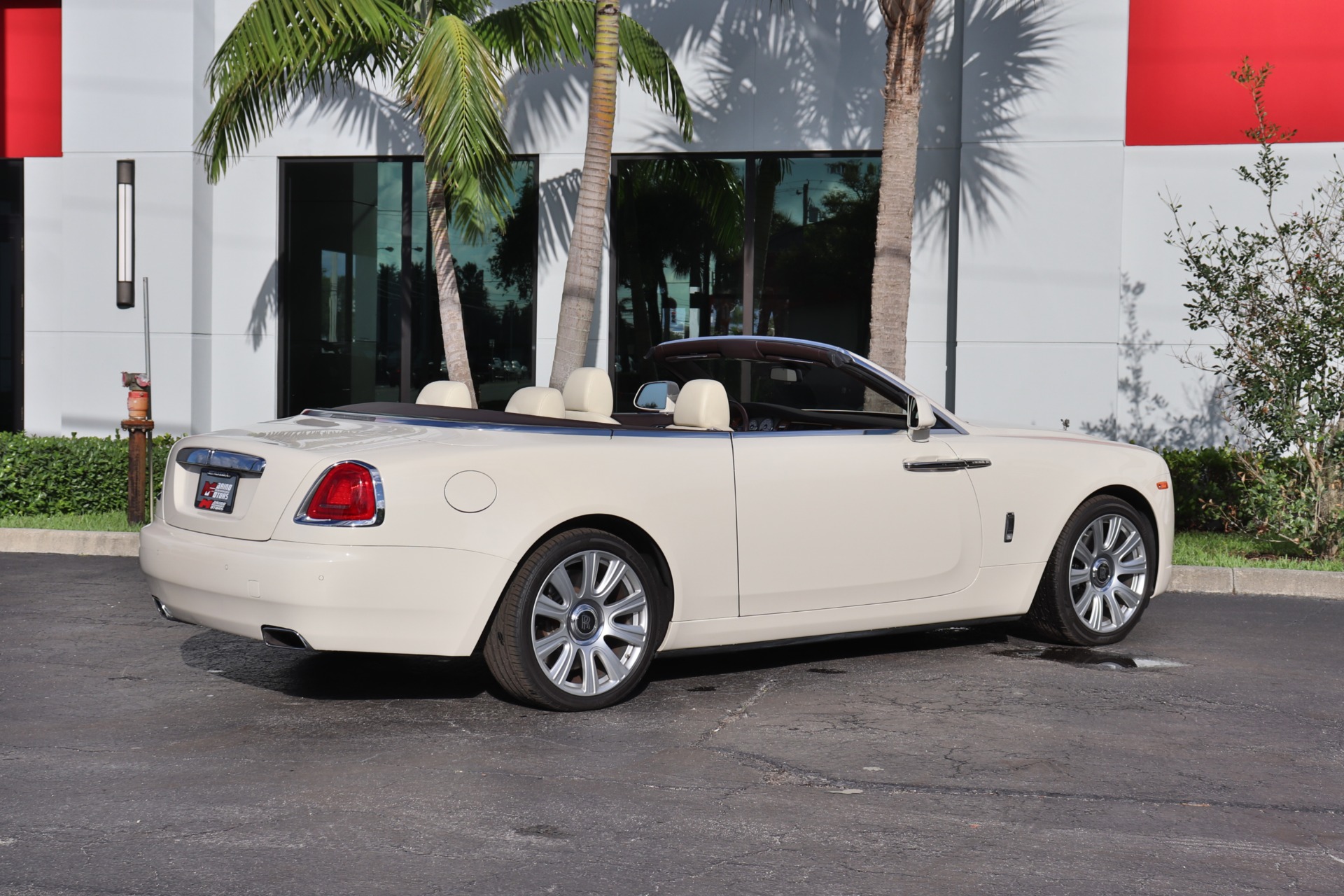 Used-2016-Rolls-Royce-Dawn