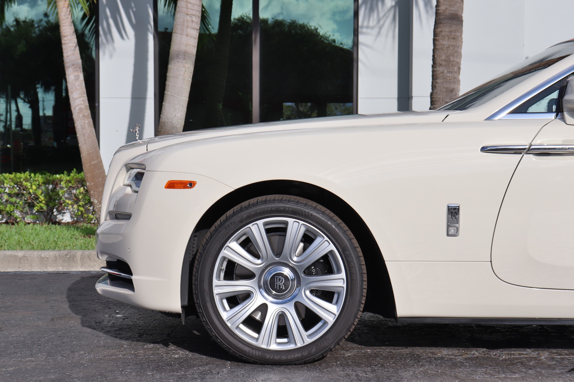 Used-2016-Rolls-Royce-Dawn