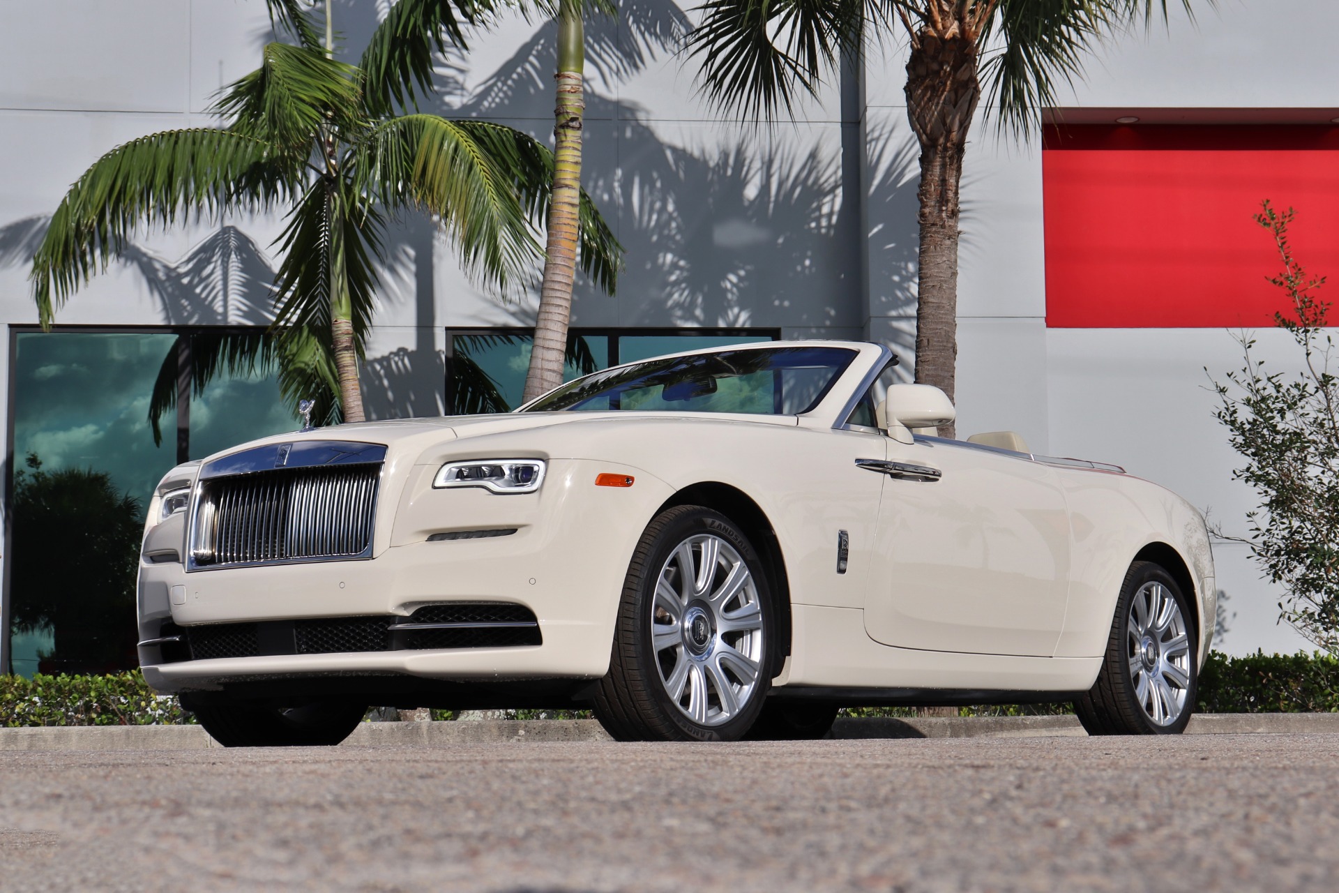 Used-2016-Rolls-Royce-Dawn
