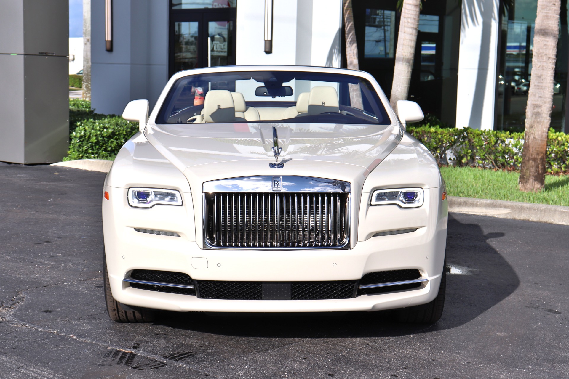 Used-2016-Rolls-Royce-Dawn