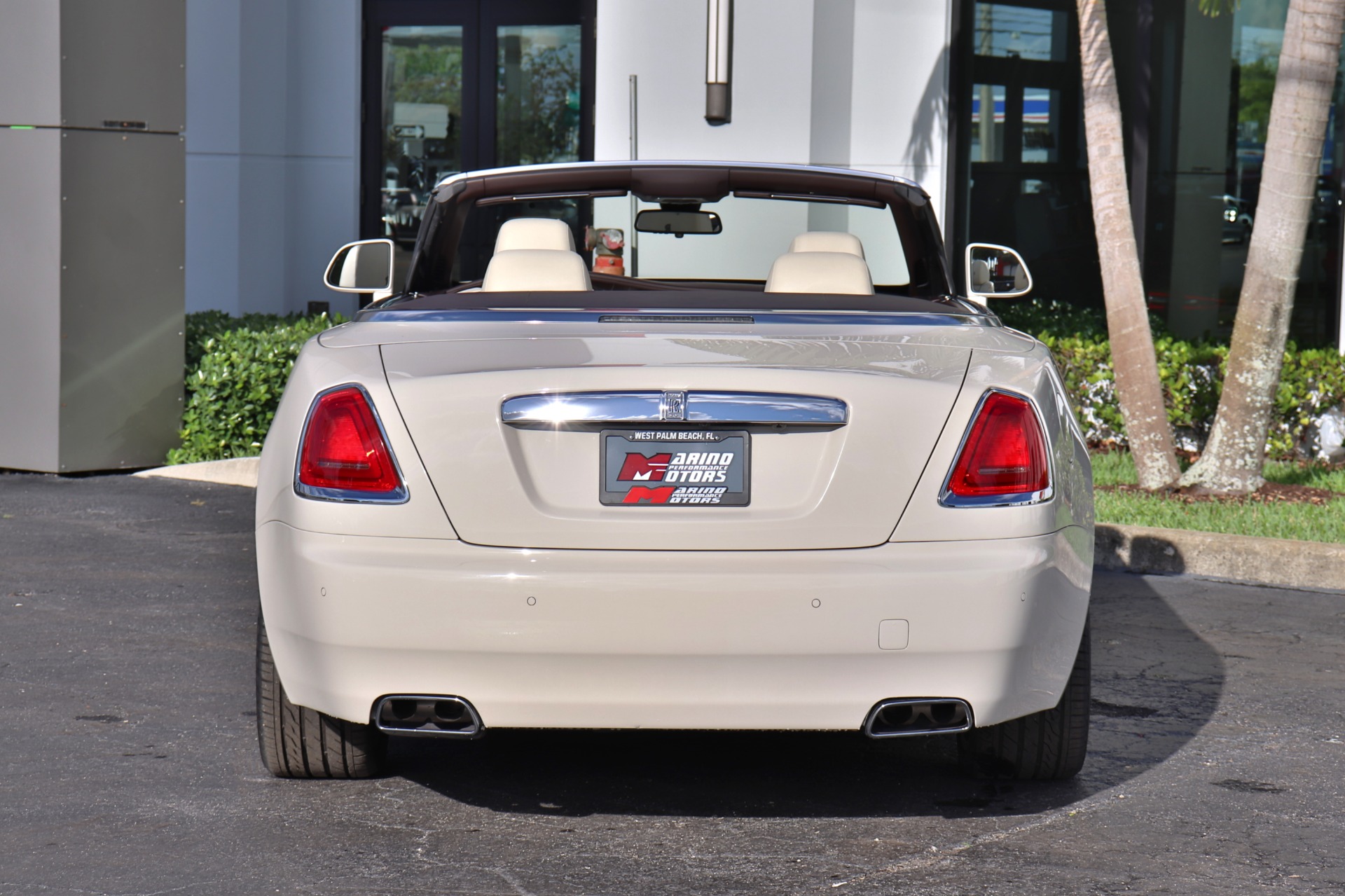 Used-2016-Rolls-Royce-Dawn