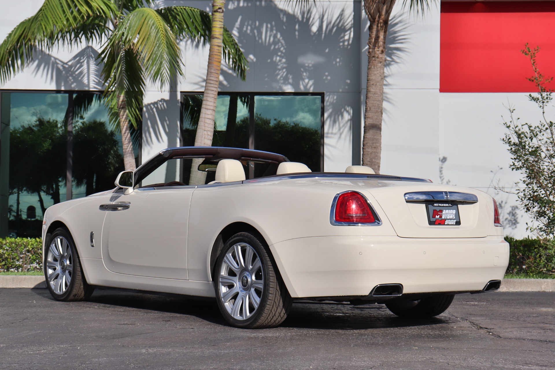 Used-2016-Rolls-Royce-Dawn