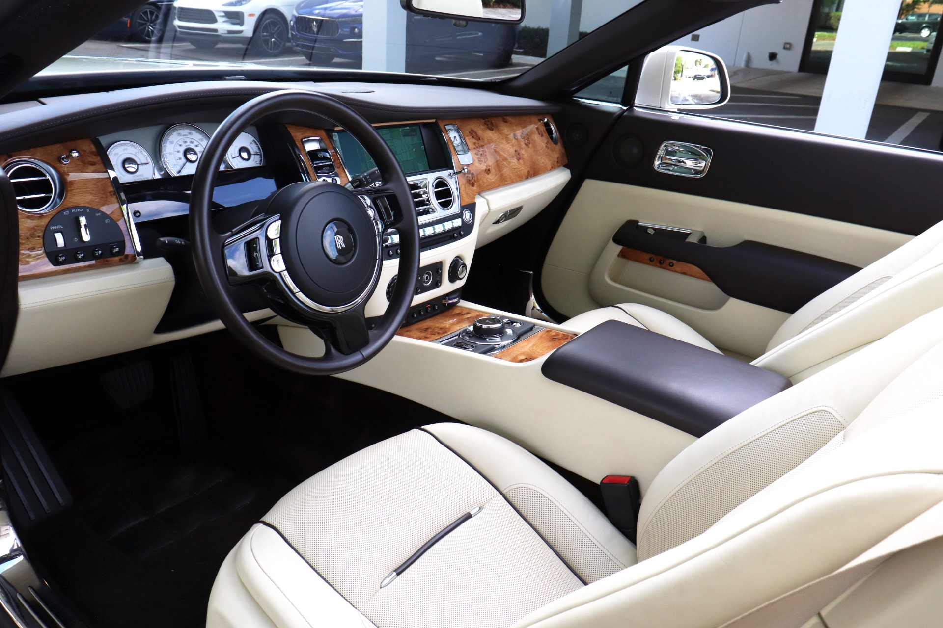 Used-2016-Rolls-Royce-Dawn