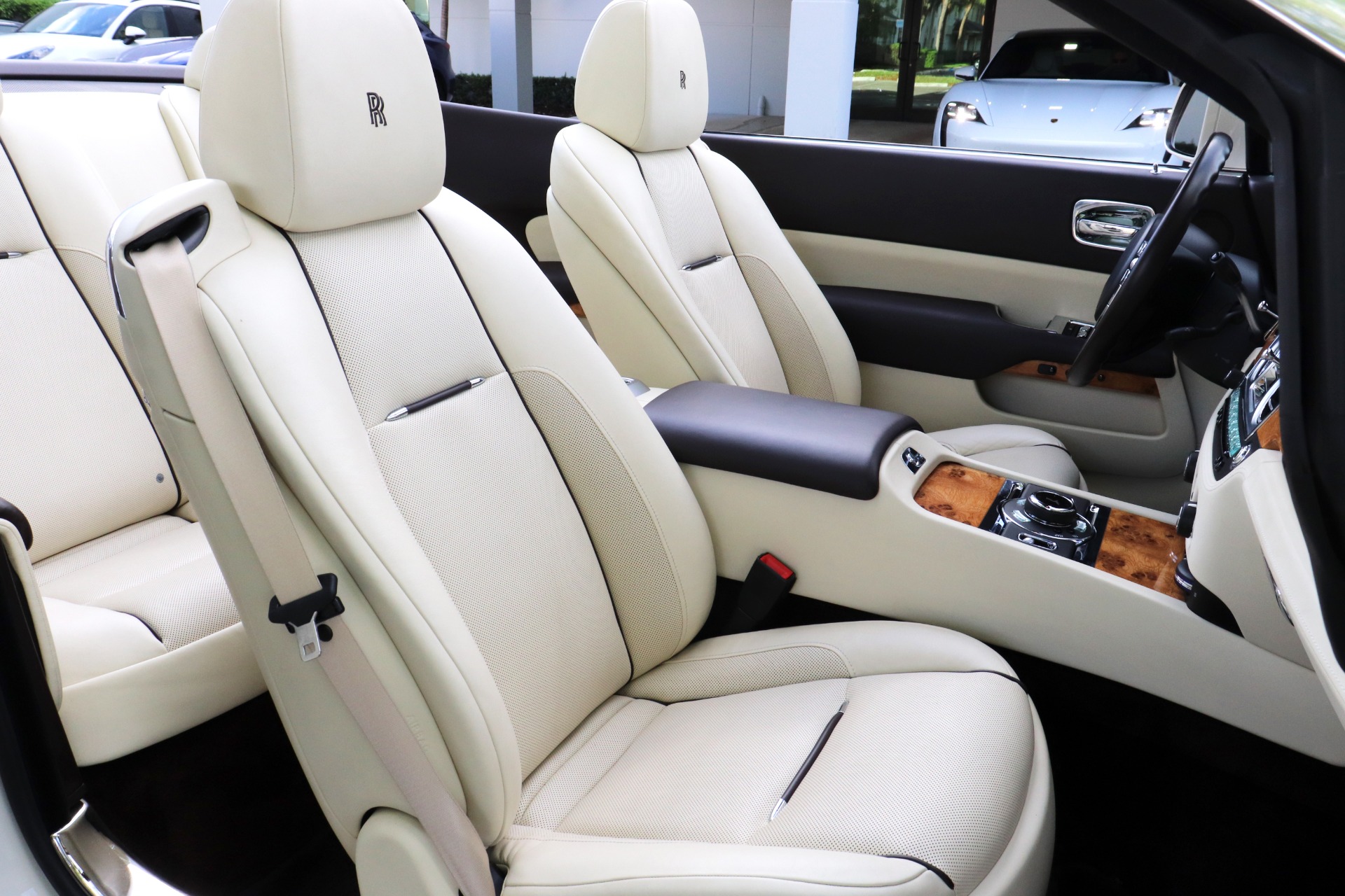 Used-2016-Rolls-Royce-Dawn