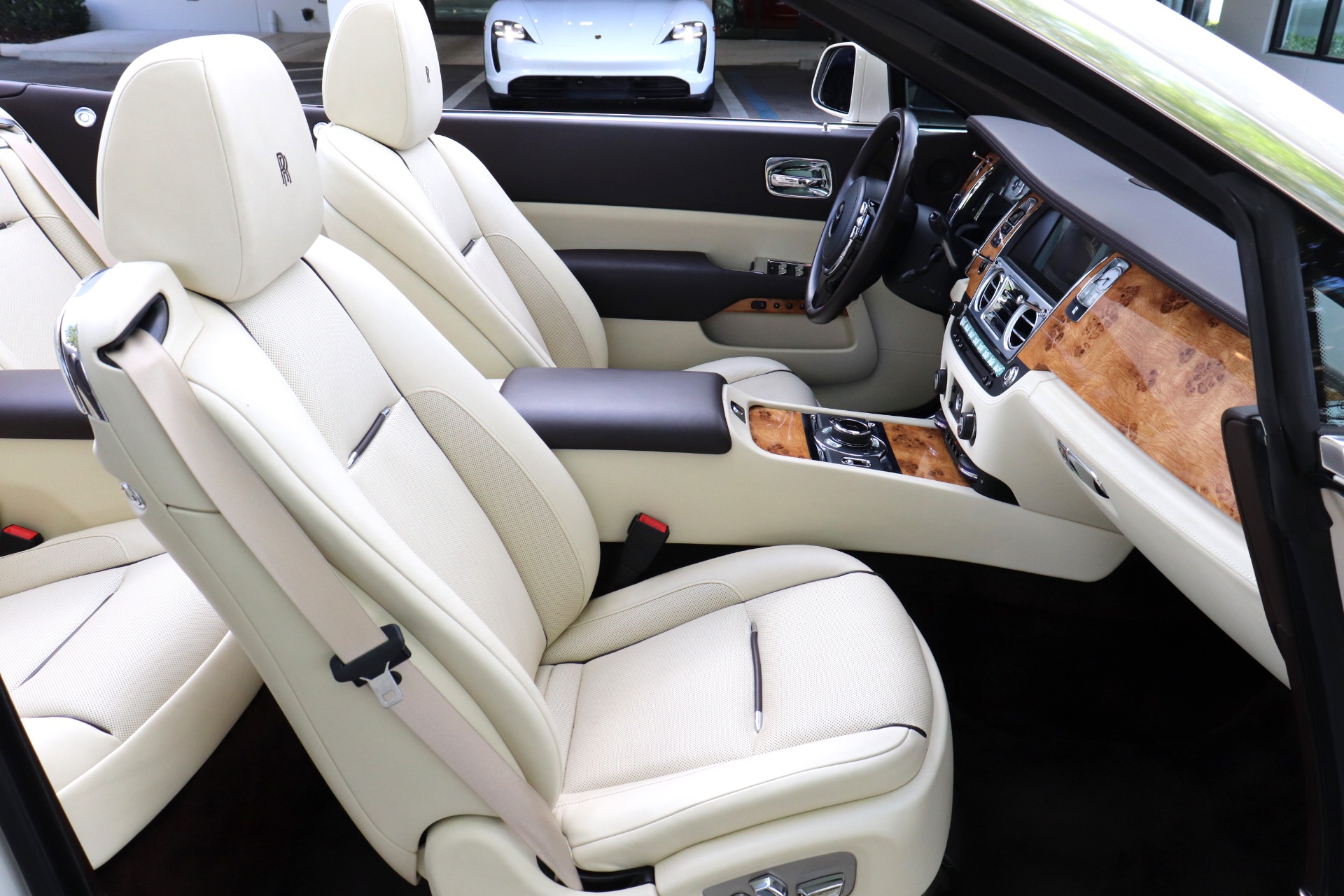 Used-2016-Rolls-Royce-Dawn