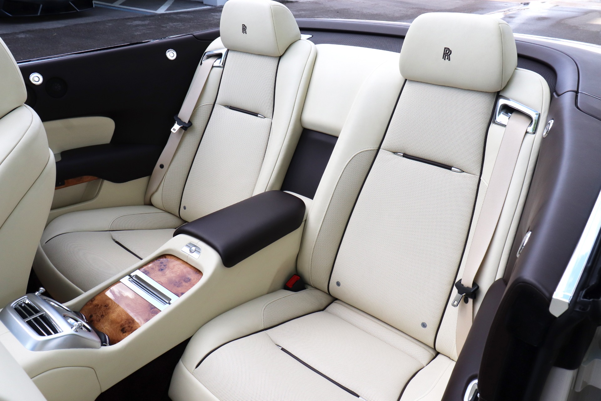 Used-2016-Rolls-Royce-Dawn