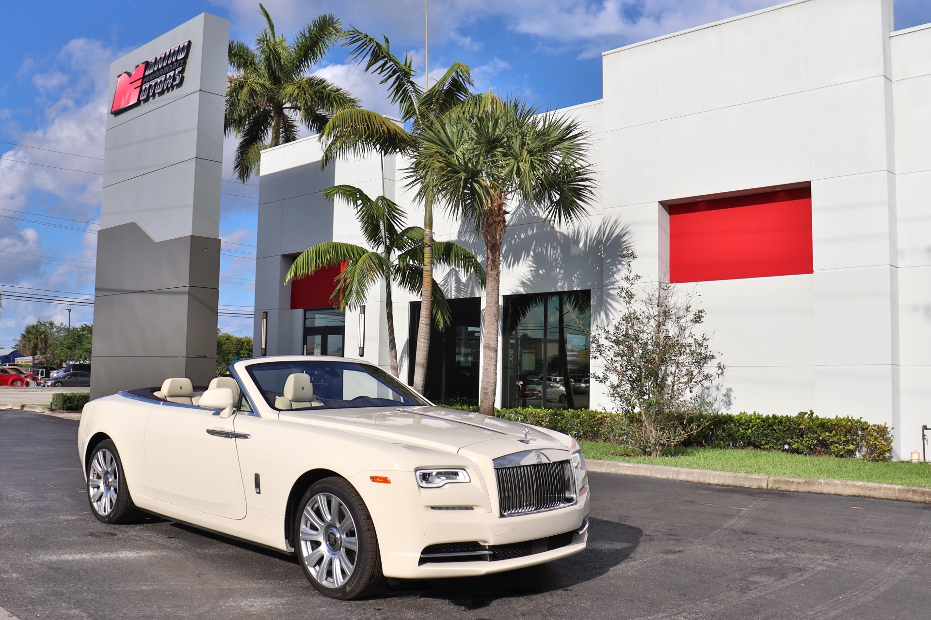 Used-2016-Rolls-Royce-Dawn