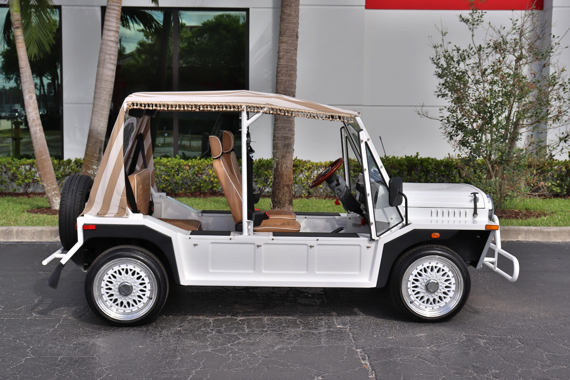 Used-2022-America-EV-Mokee