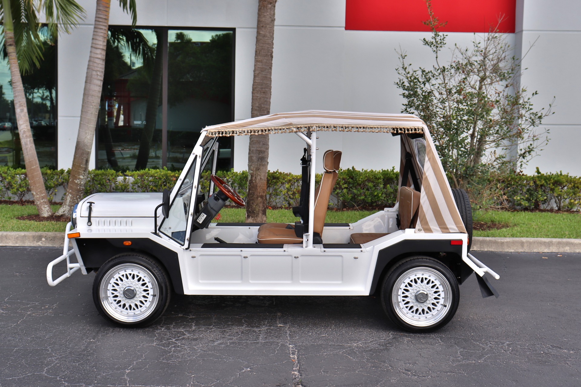 Used-2022-America-EV-Mokee
