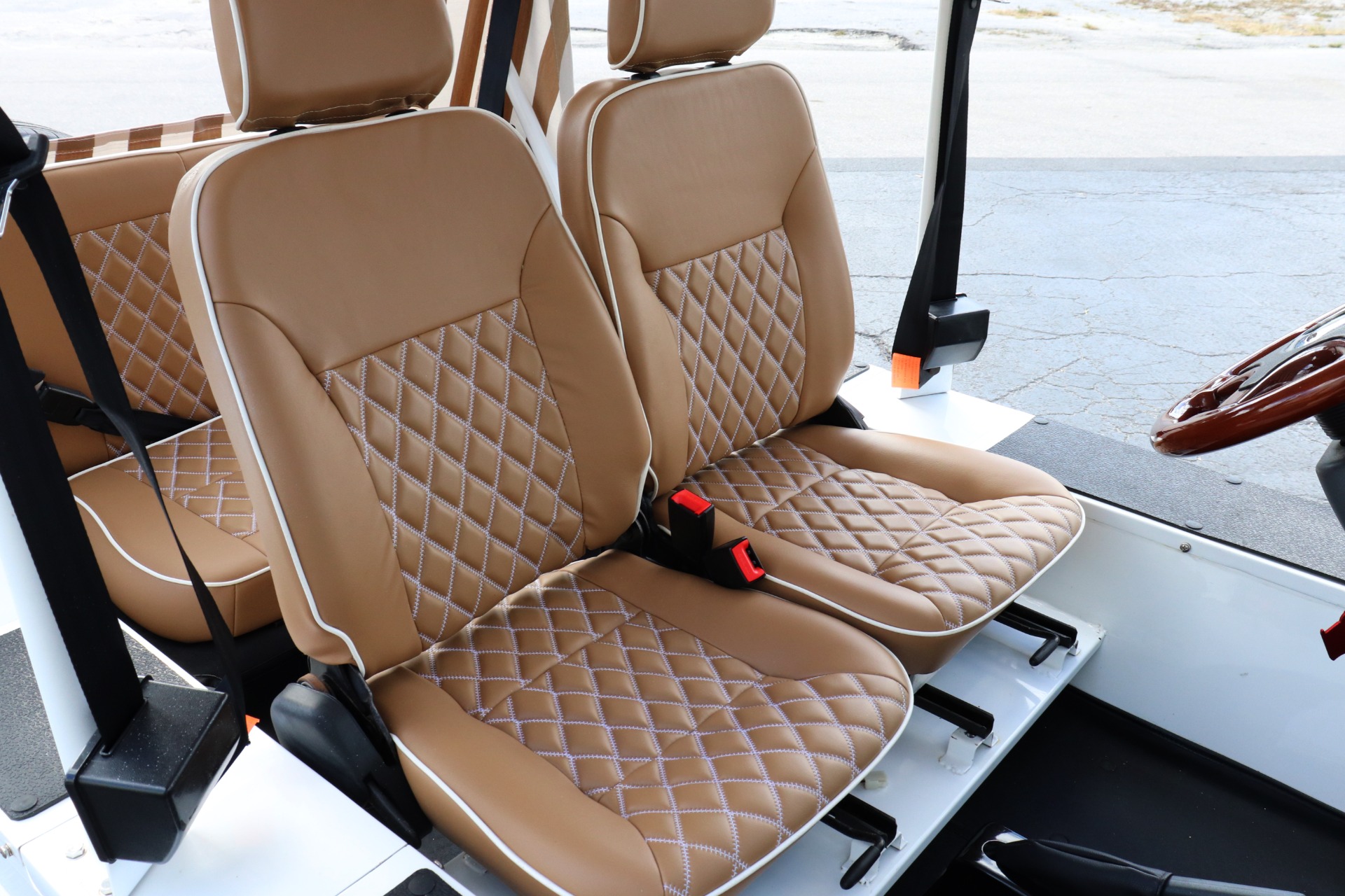Used-2022-America-EV-Mokee