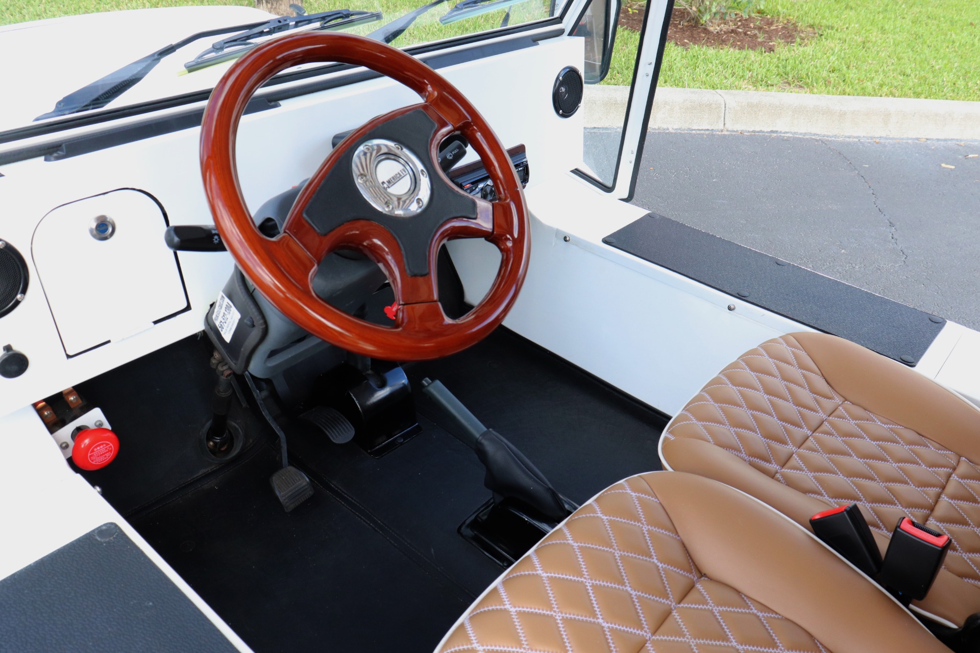 Used-2022-America-EV-Mokee