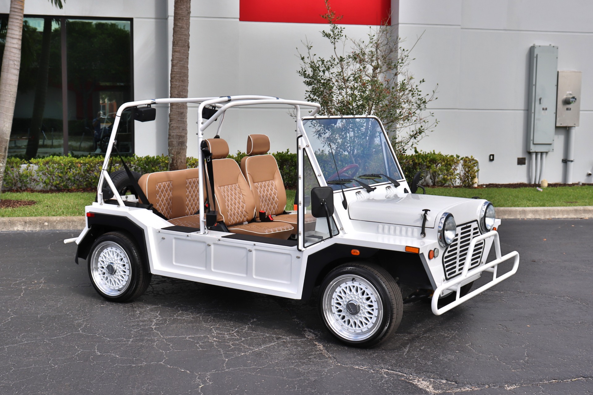 Used-2022-America-EV-Mokee