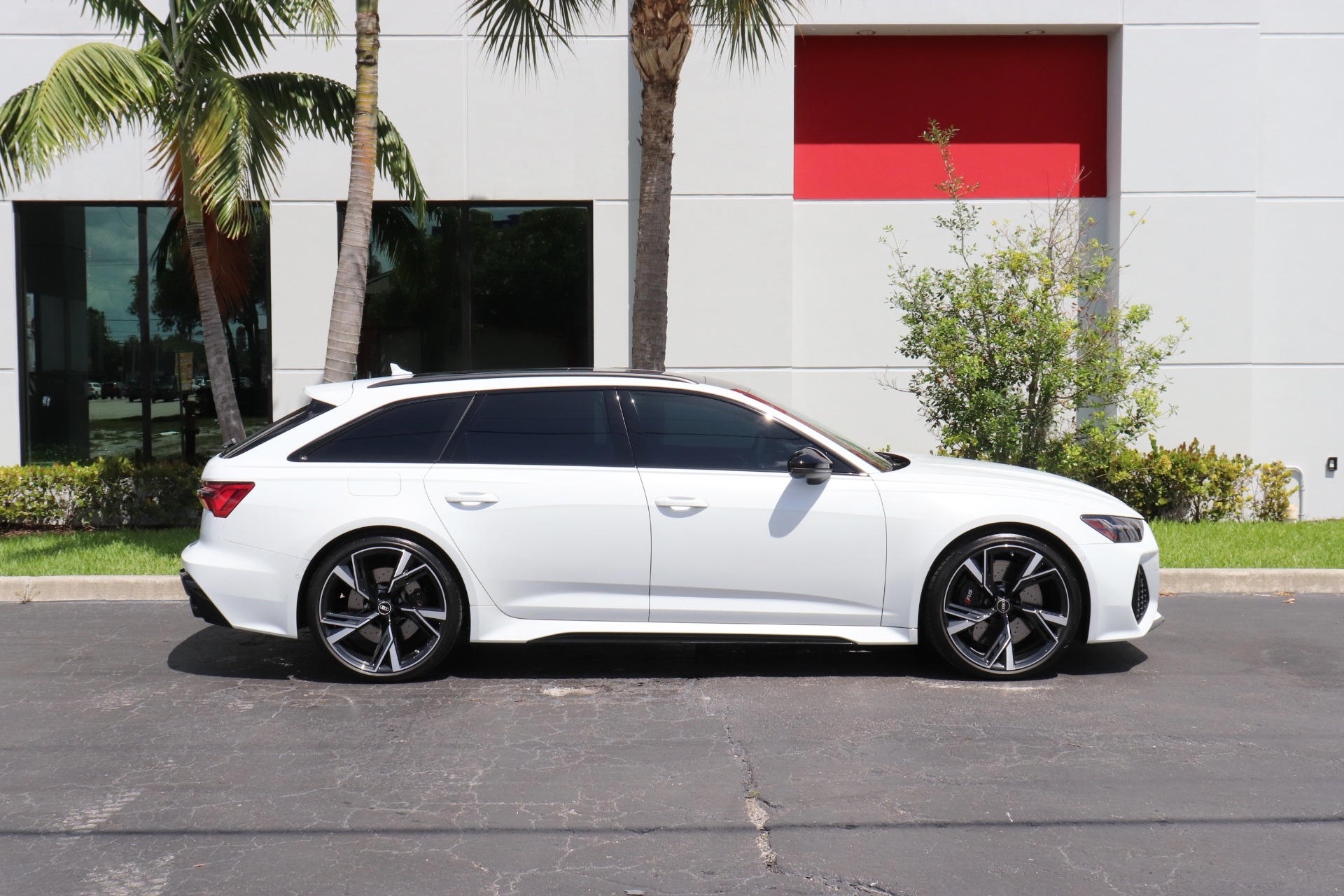Used-2022-Audi-RS-6-Avant-40T-quattro-Avant