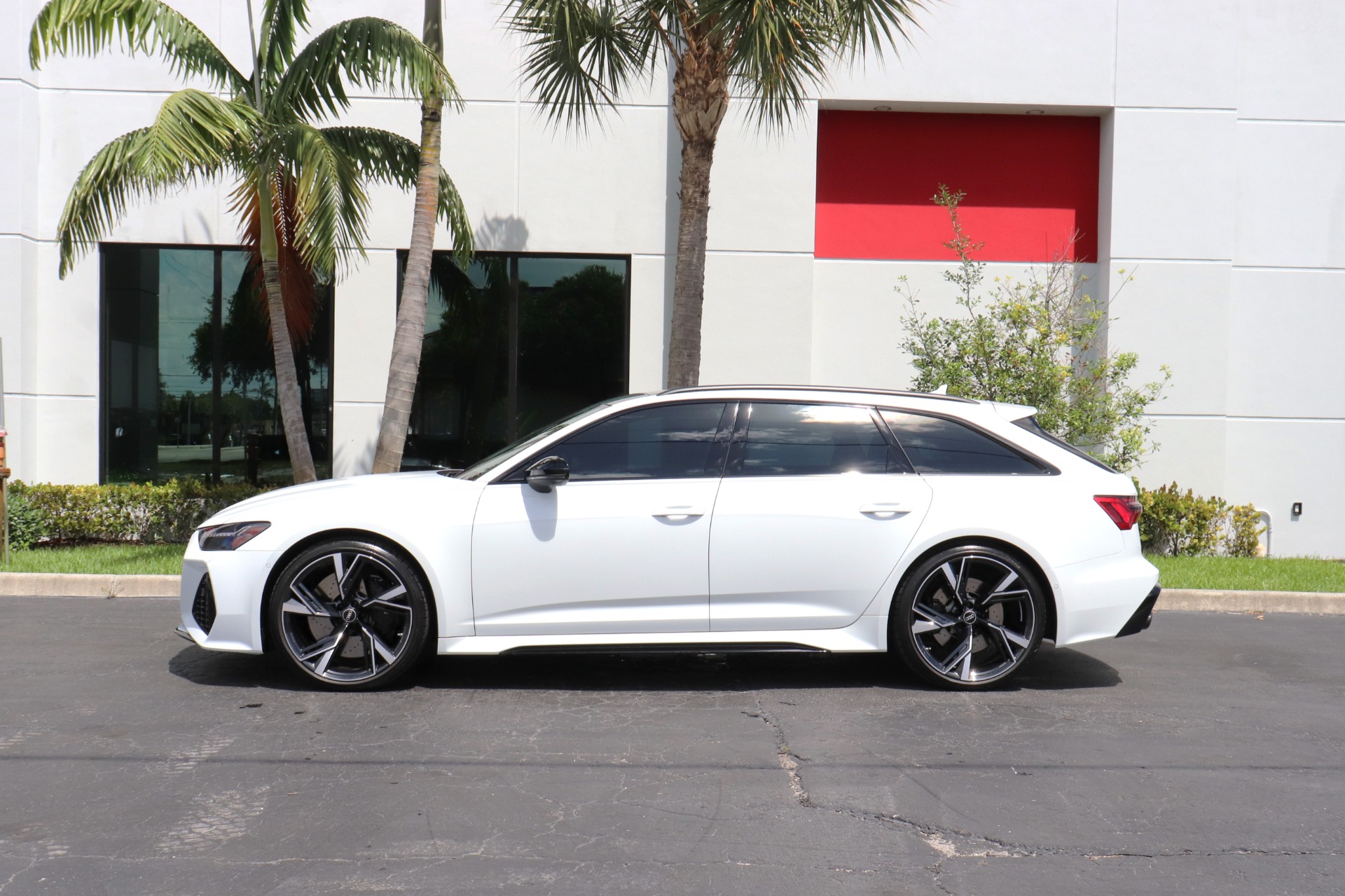 Used-2022-Audi-RS-6-Avant-40T-quattro-Avant