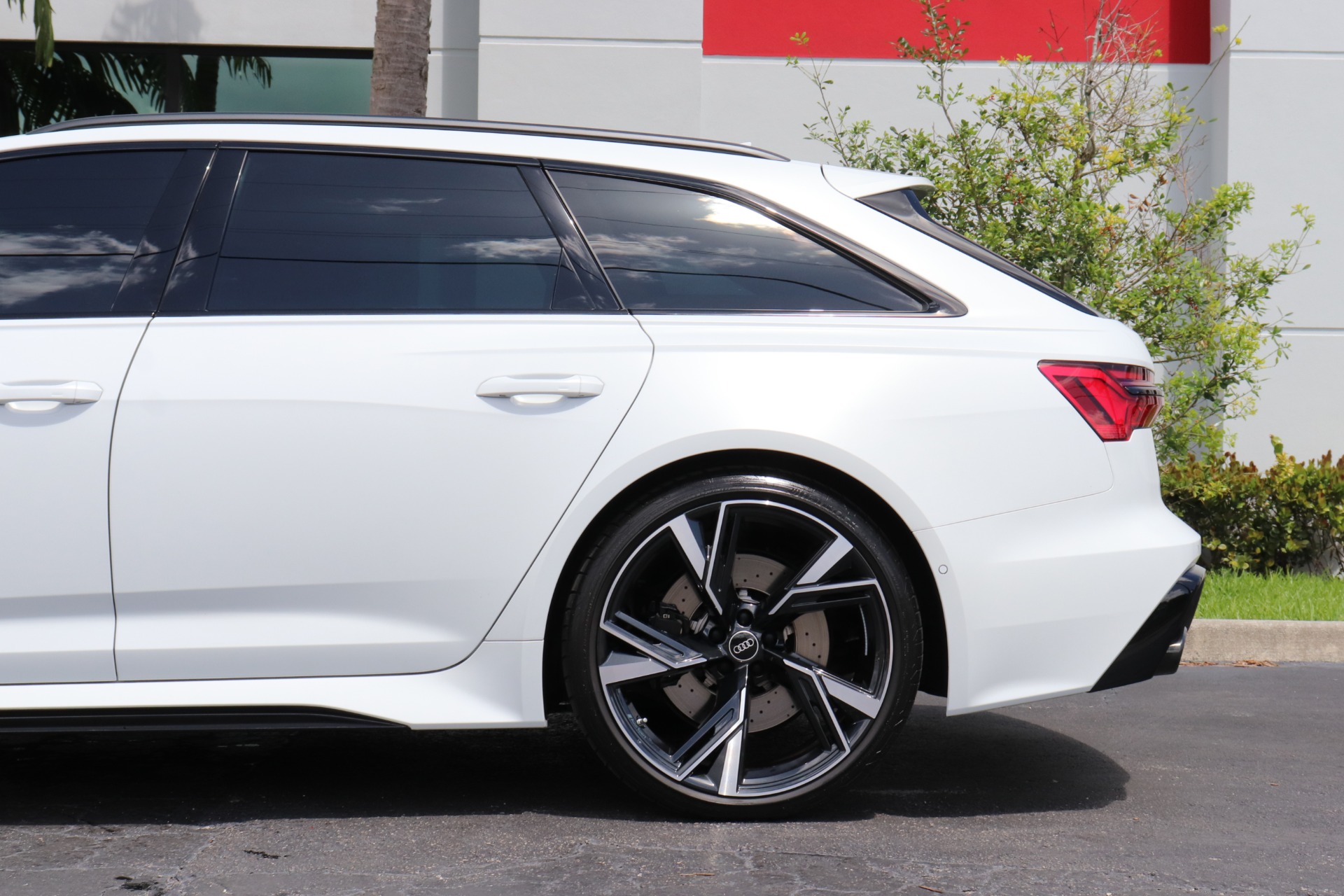 Used-2022-Audi-RS-6-Avant-40T-quattro-Avant