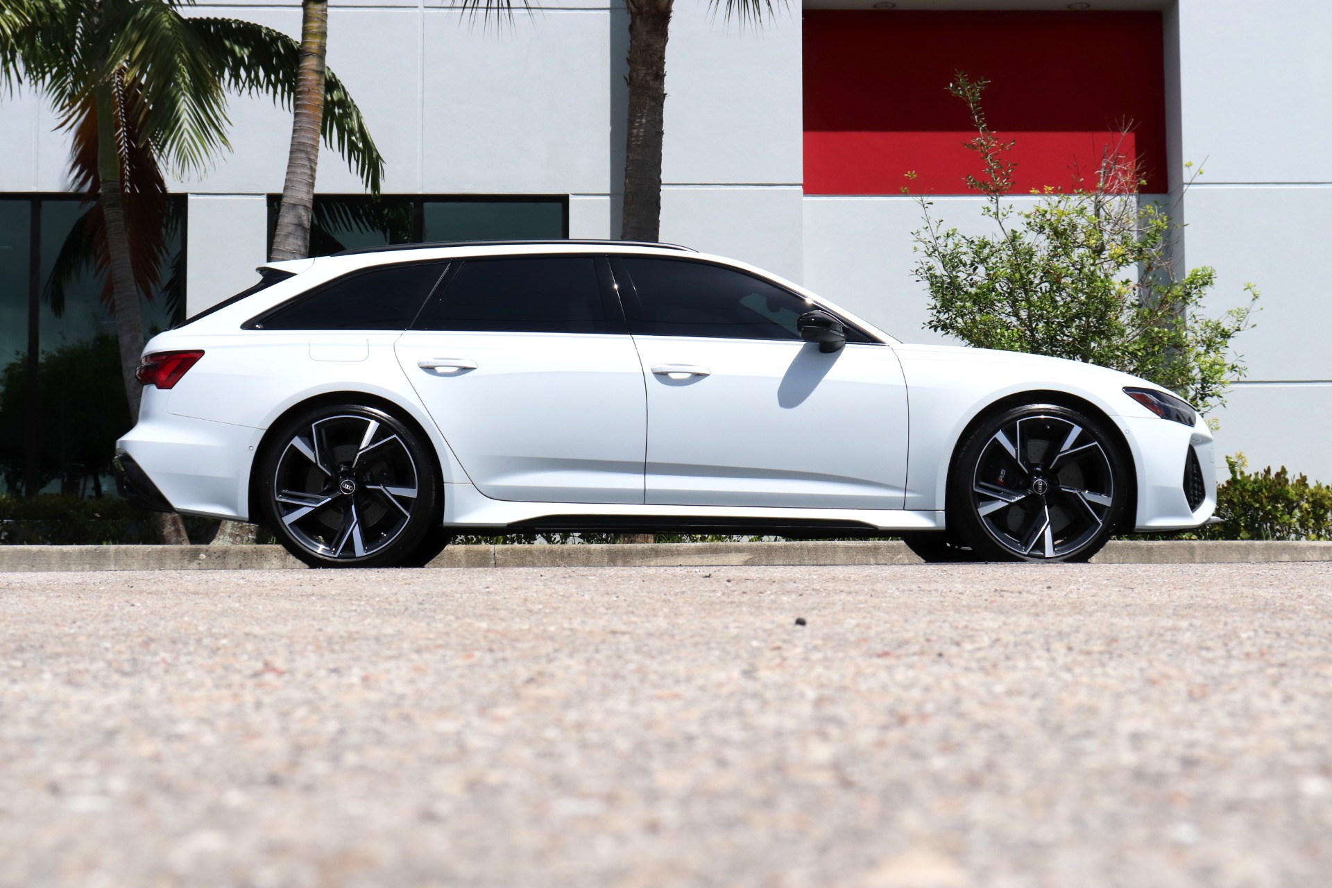 Used-2022-Audi-RS-6-Avant-40T-quattro-Avant