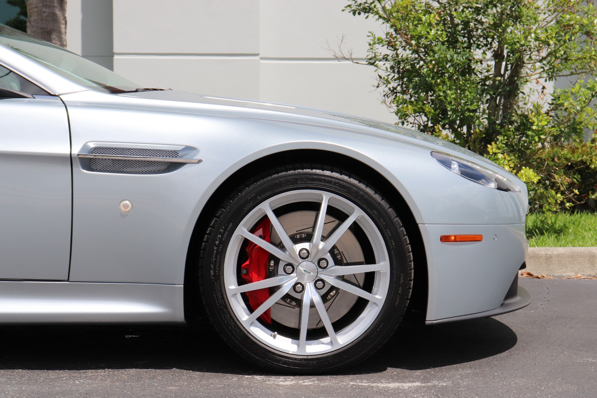 Used-2012-Aston-Martin-V8-Vantage-Roadster