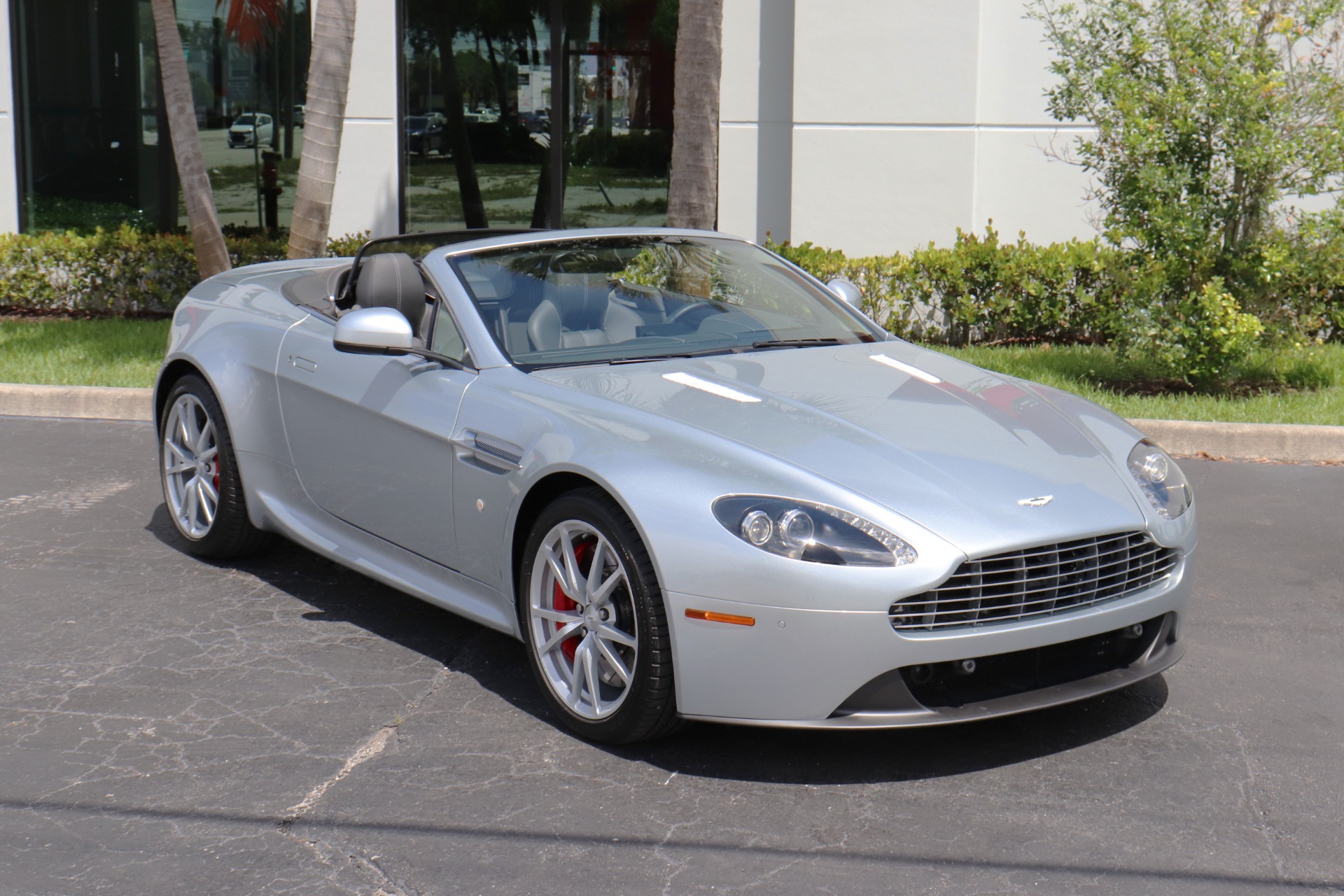 Used-2012-Aston-Martin-V8-Vantage-Roadster