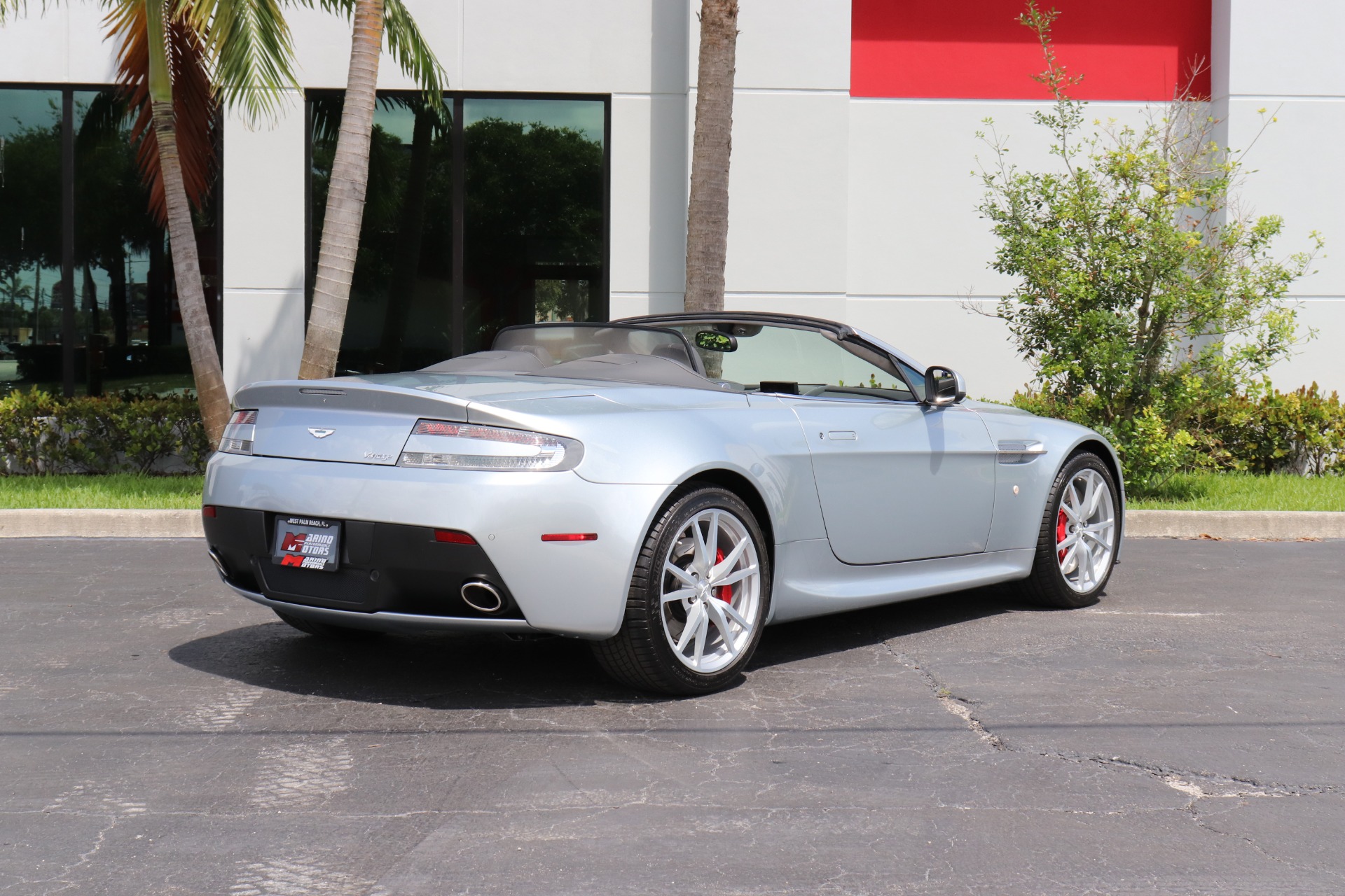 Used-2012-Aston-Martin-V8-Vantage-Roadster