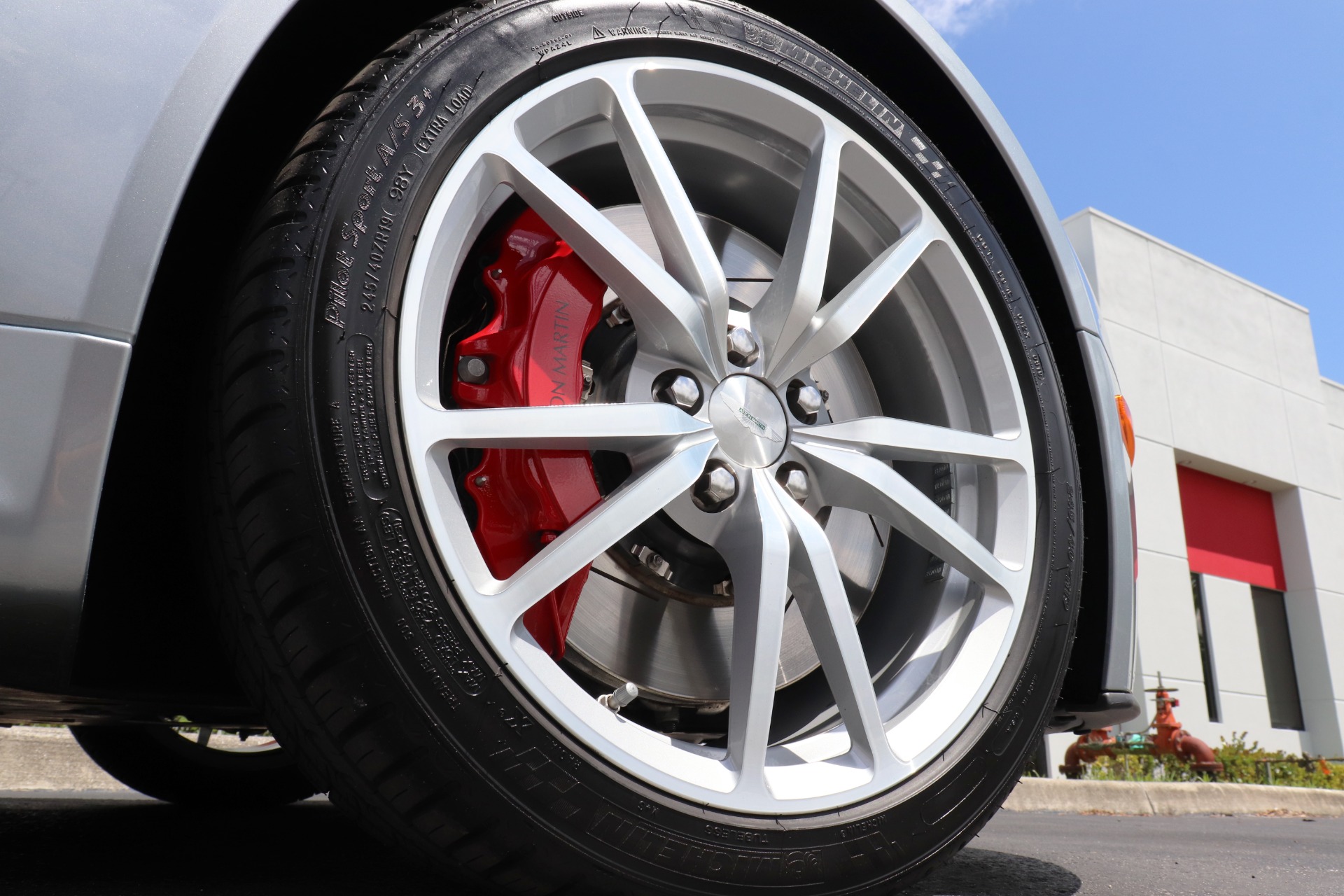 Used-2012-Aston-Martin-V8-Vantage-Roadster