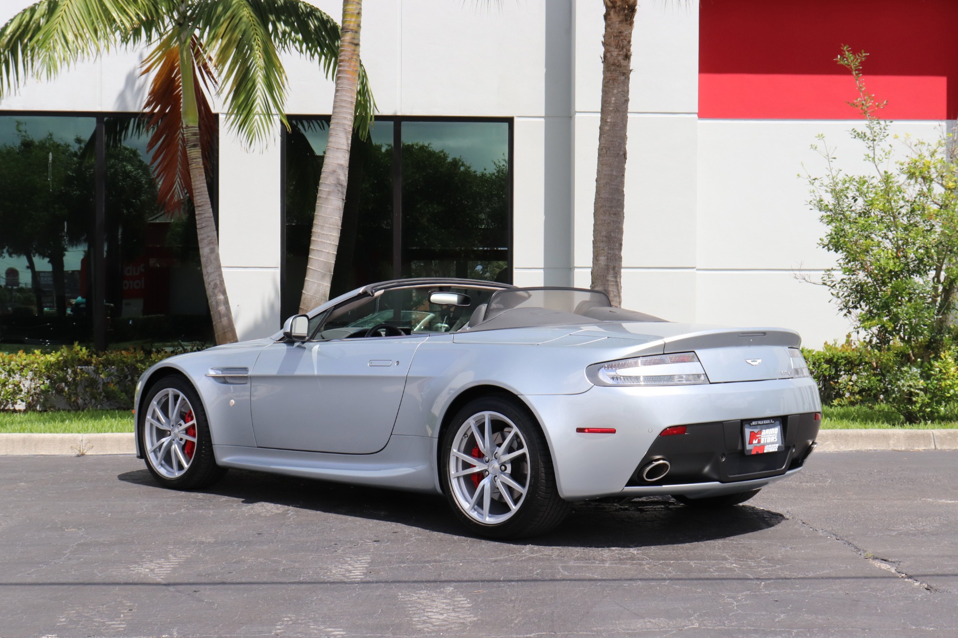 Used-2012-Aston-Martin-V8-Vantage-Roadster