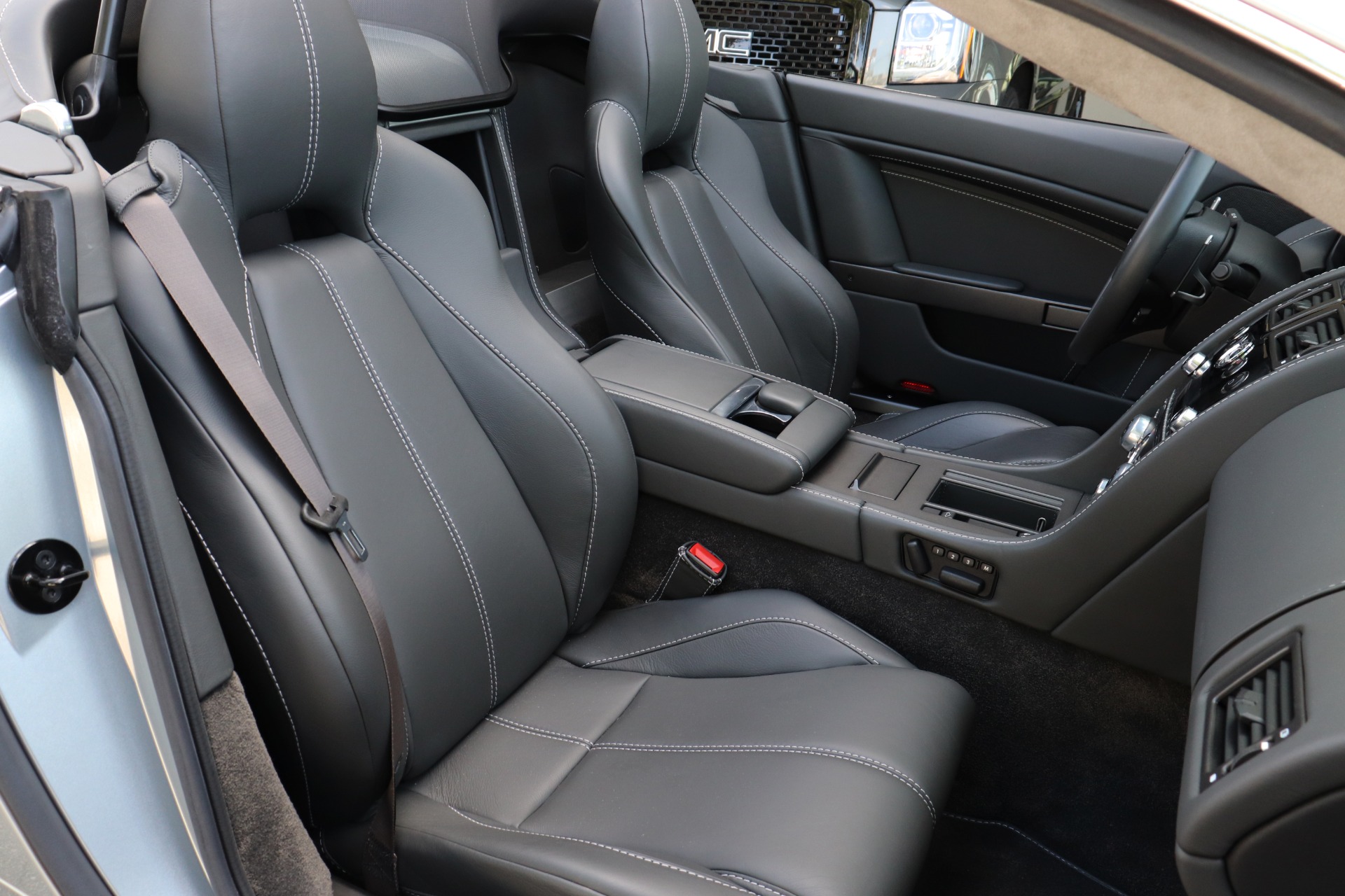 Used-2012-Aston-Martin-V8-Vantage-Roadster