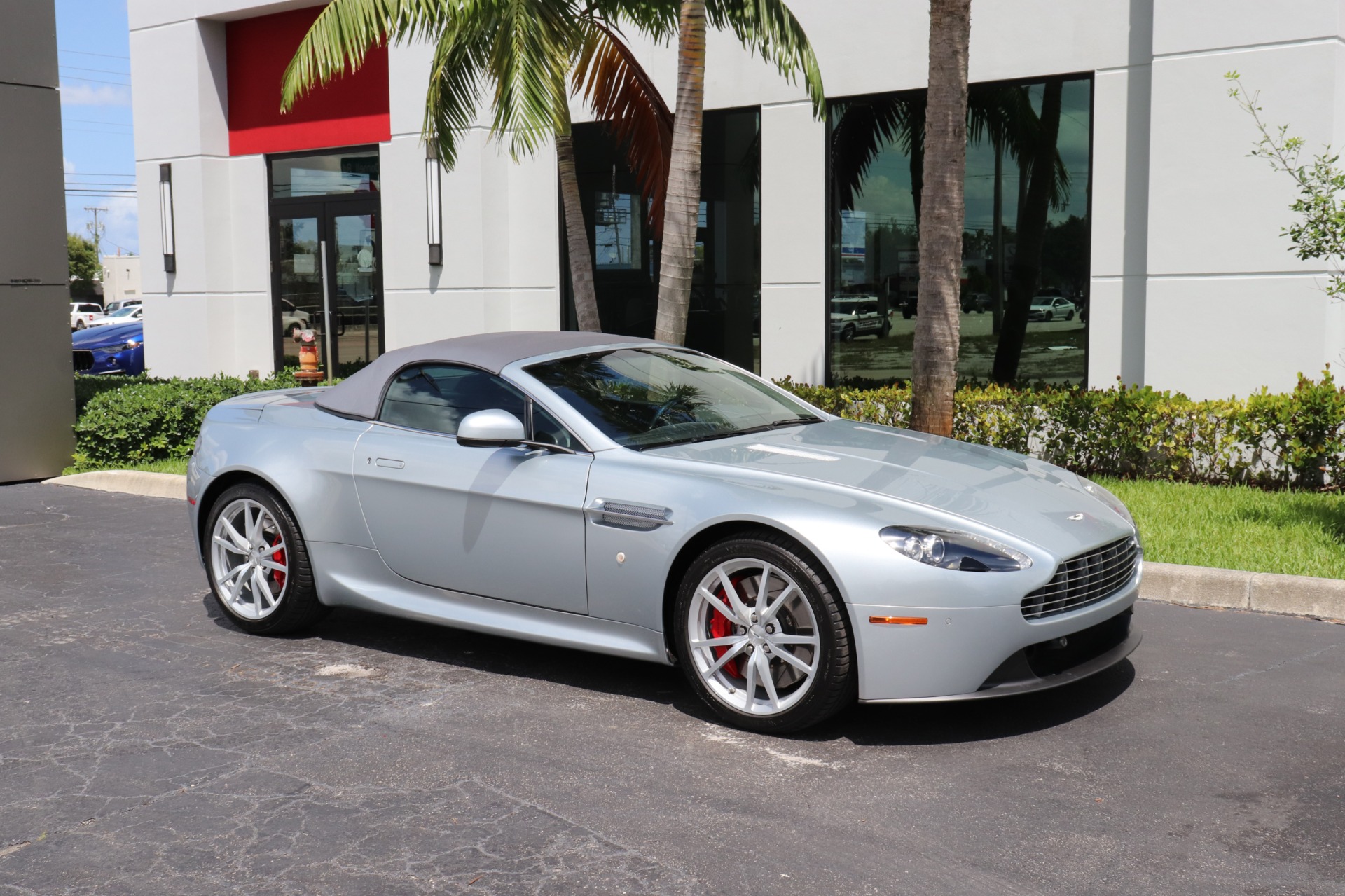 Used-2012-Aston-Martin-V8-Vantage-Roadster